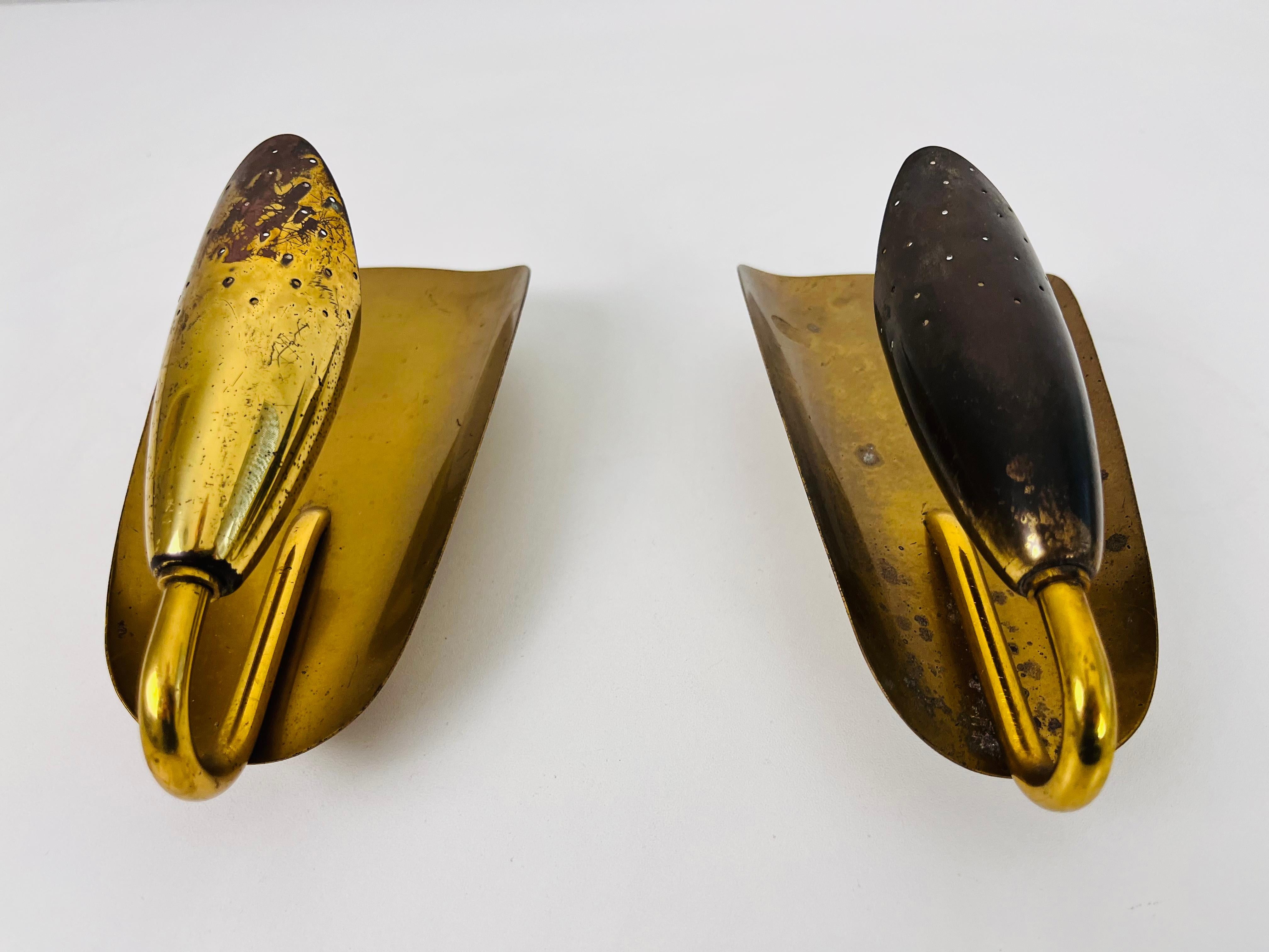 Mid-20th Century Pair of Mid-Century Modern Brass Wall Lamps, 1950s, Italy