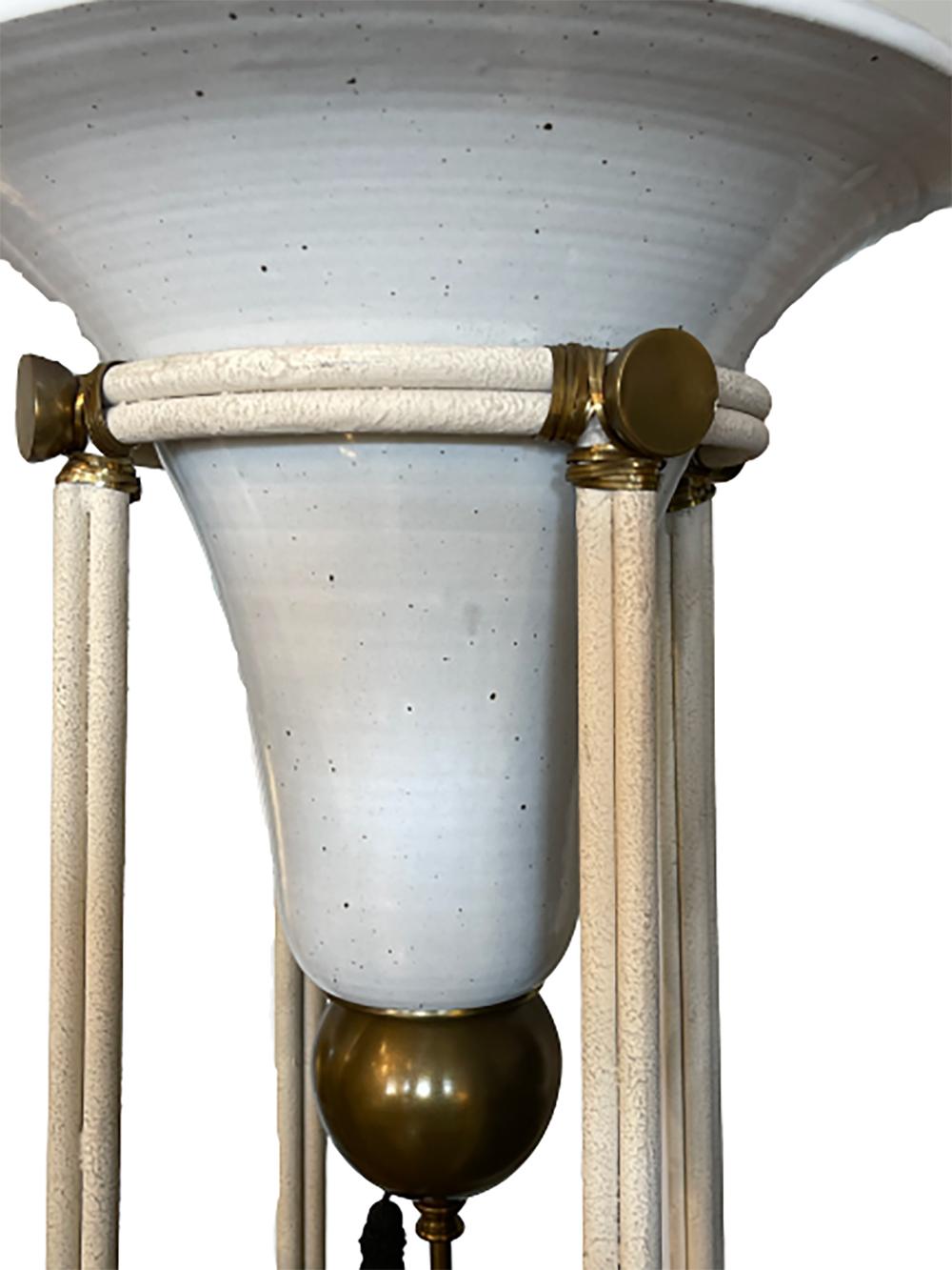 Mid-Century Modern, Fackel-Stehlampen, weißes Porzellan, Bronze, Frankreich 1930er Jahre im Zustand „Gut“ im Angebot in Stamford, CT