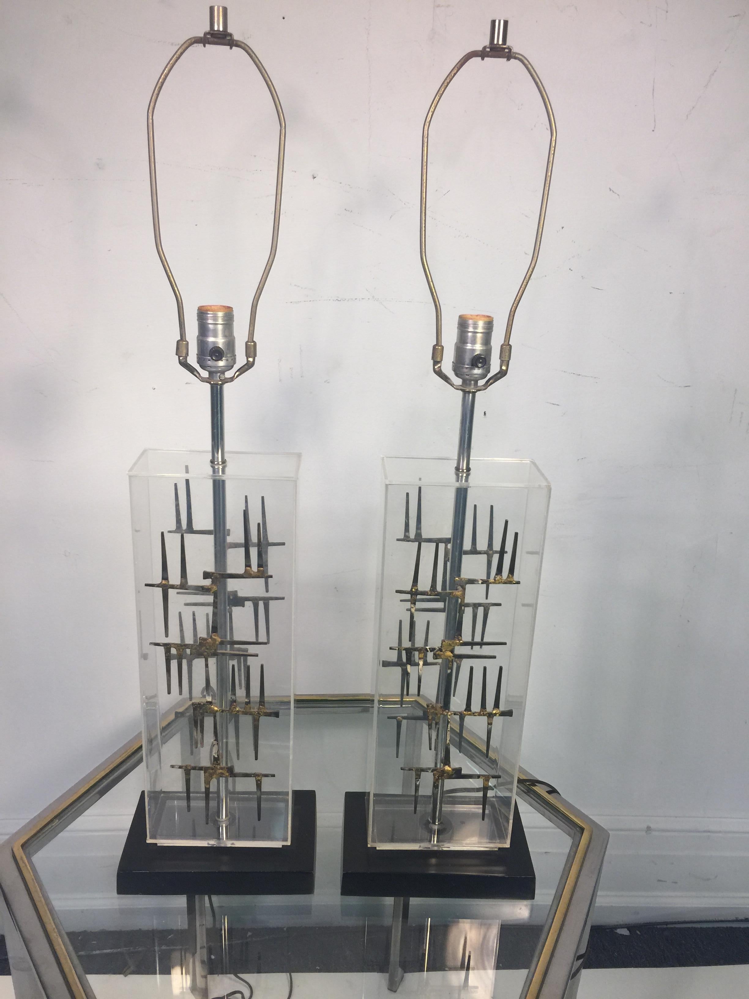 Metal Pair of Mid-Century Modernist Brutalist Nail and Lucite Lamps For Sale