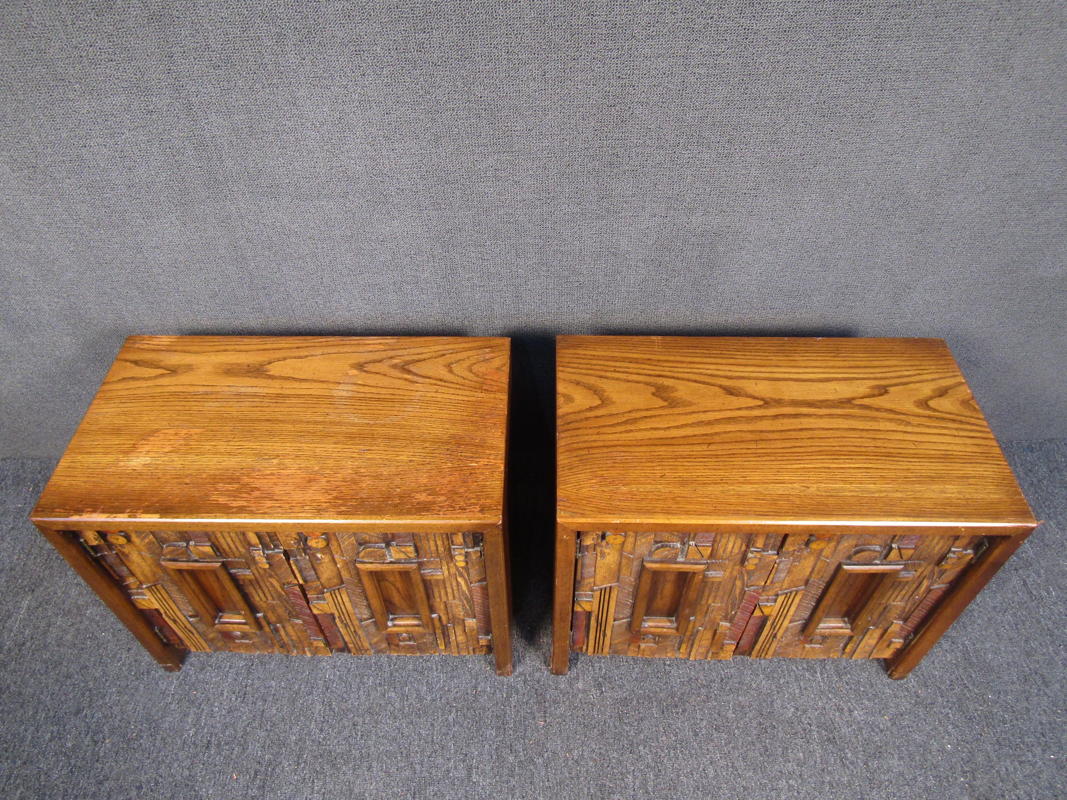 Late 20th Century Pair of Mid-Century Modern Brutalist Oak End Tables