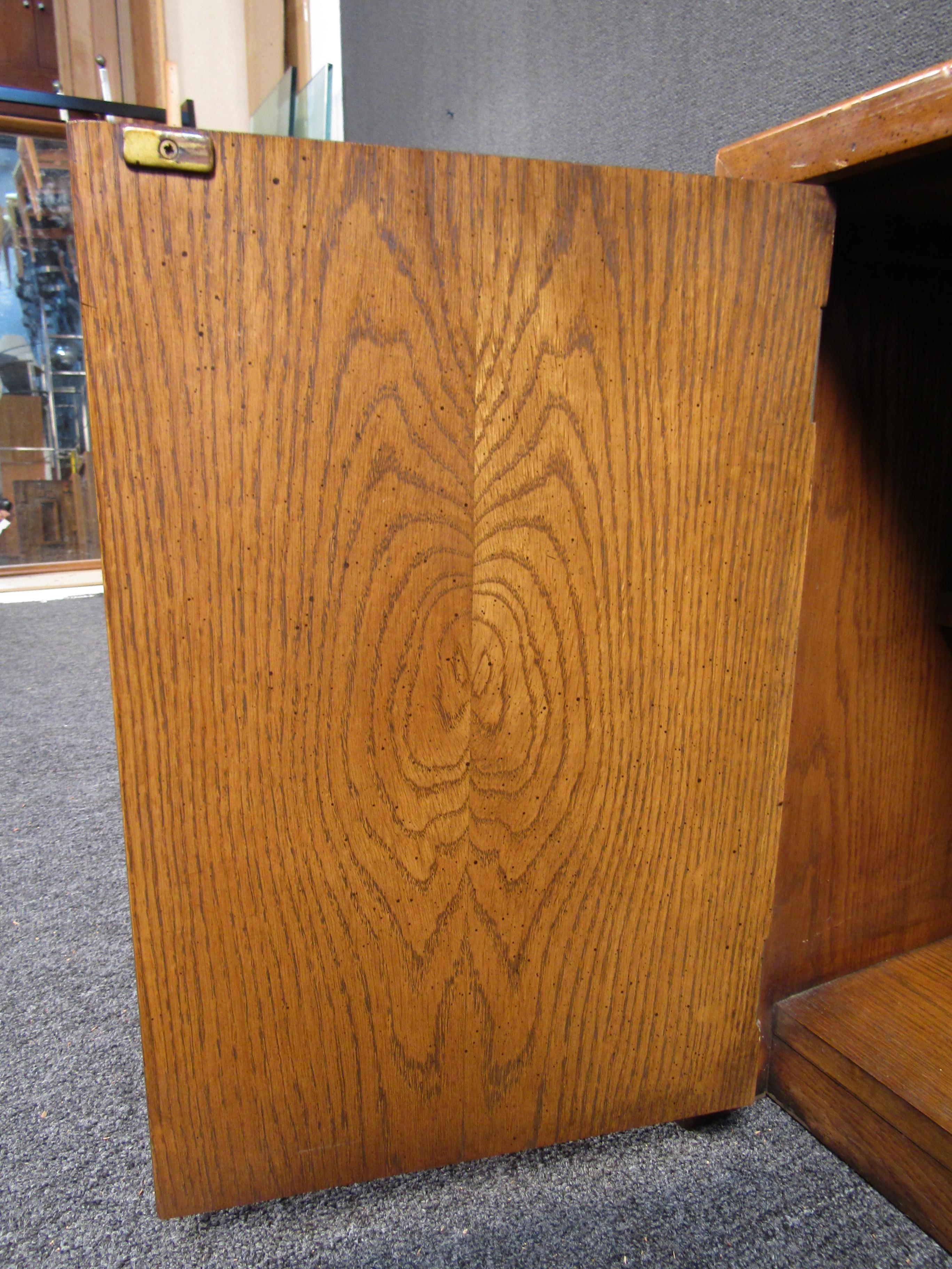Pair of Mid-Century Modern Brutalist Oak End Tables 4