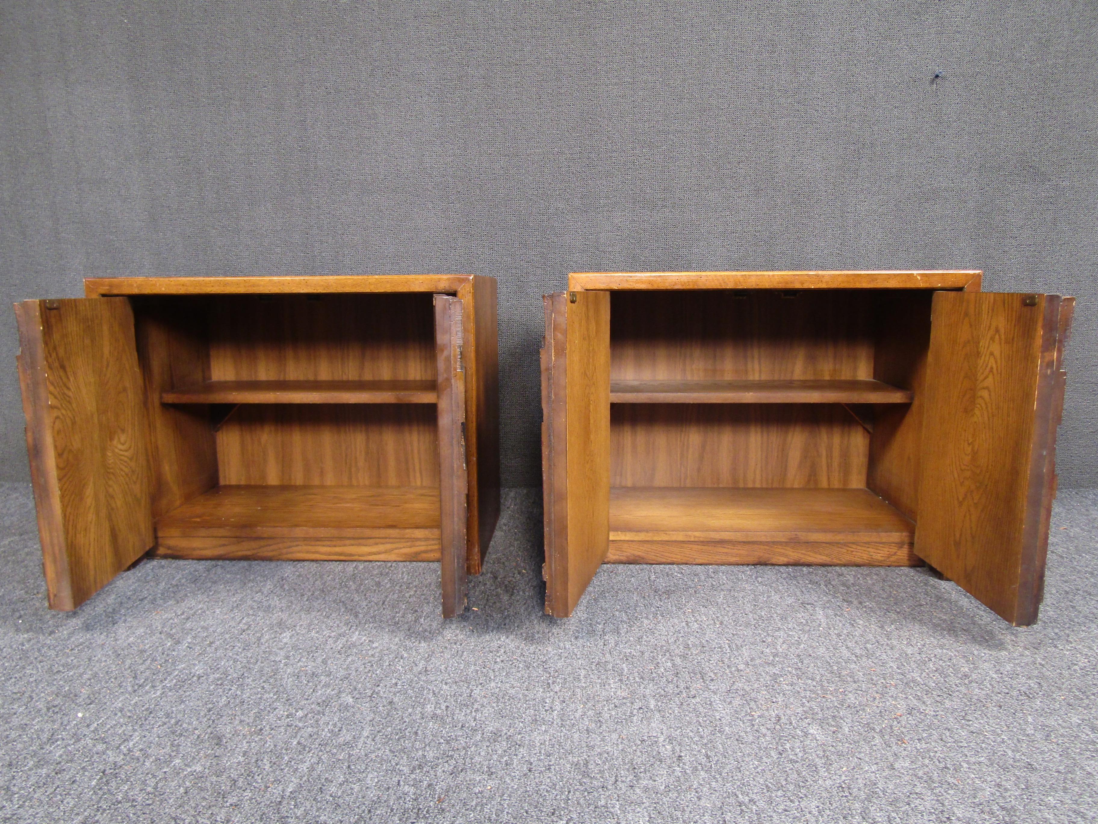 Pair of Mid-Century Modern Brutalist Oak End Tables 5