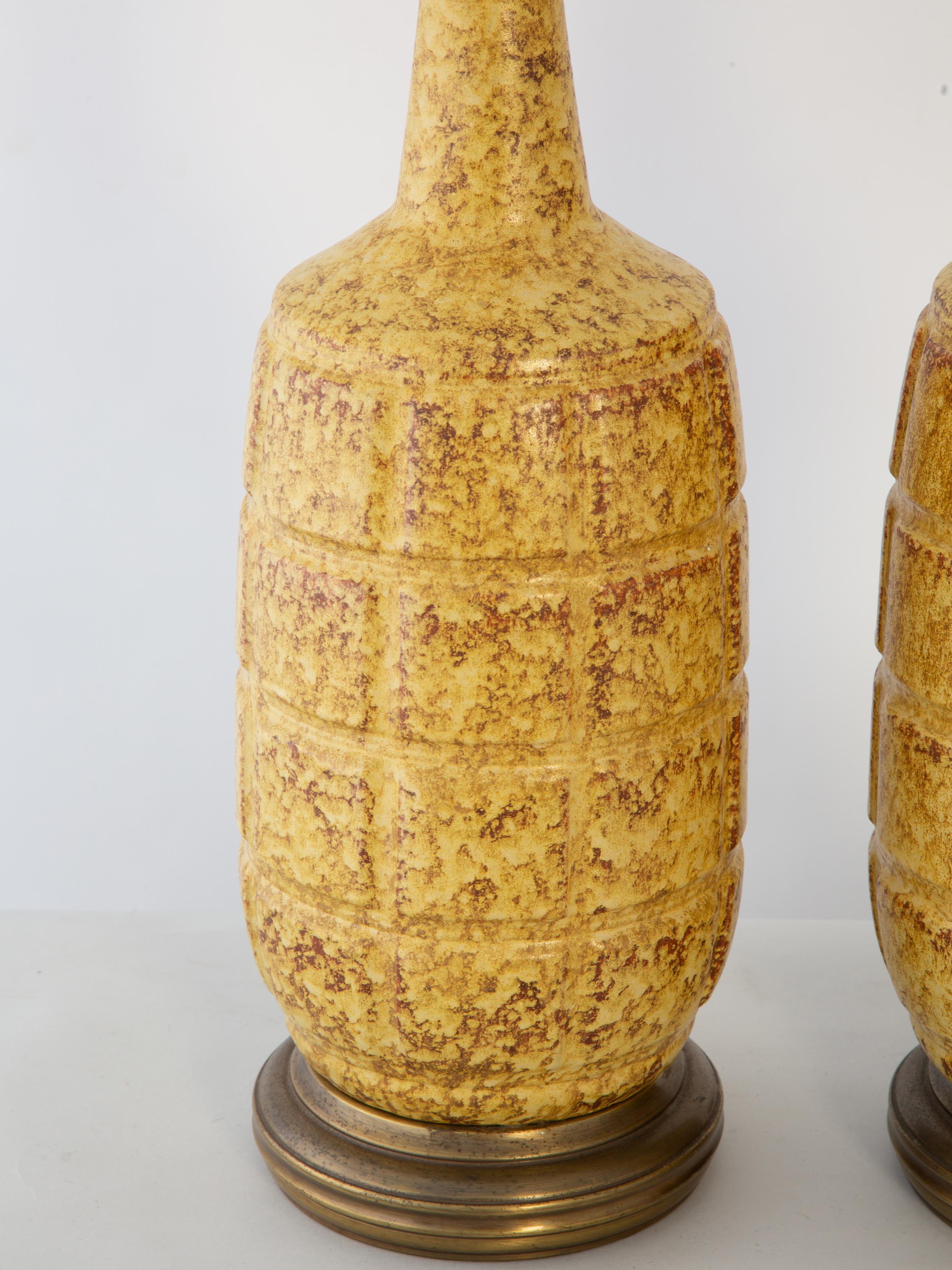 Milieu du XXe siècle Paire de lampes-vases en poterie brutaliste du milieu du siècle dernier en vente
