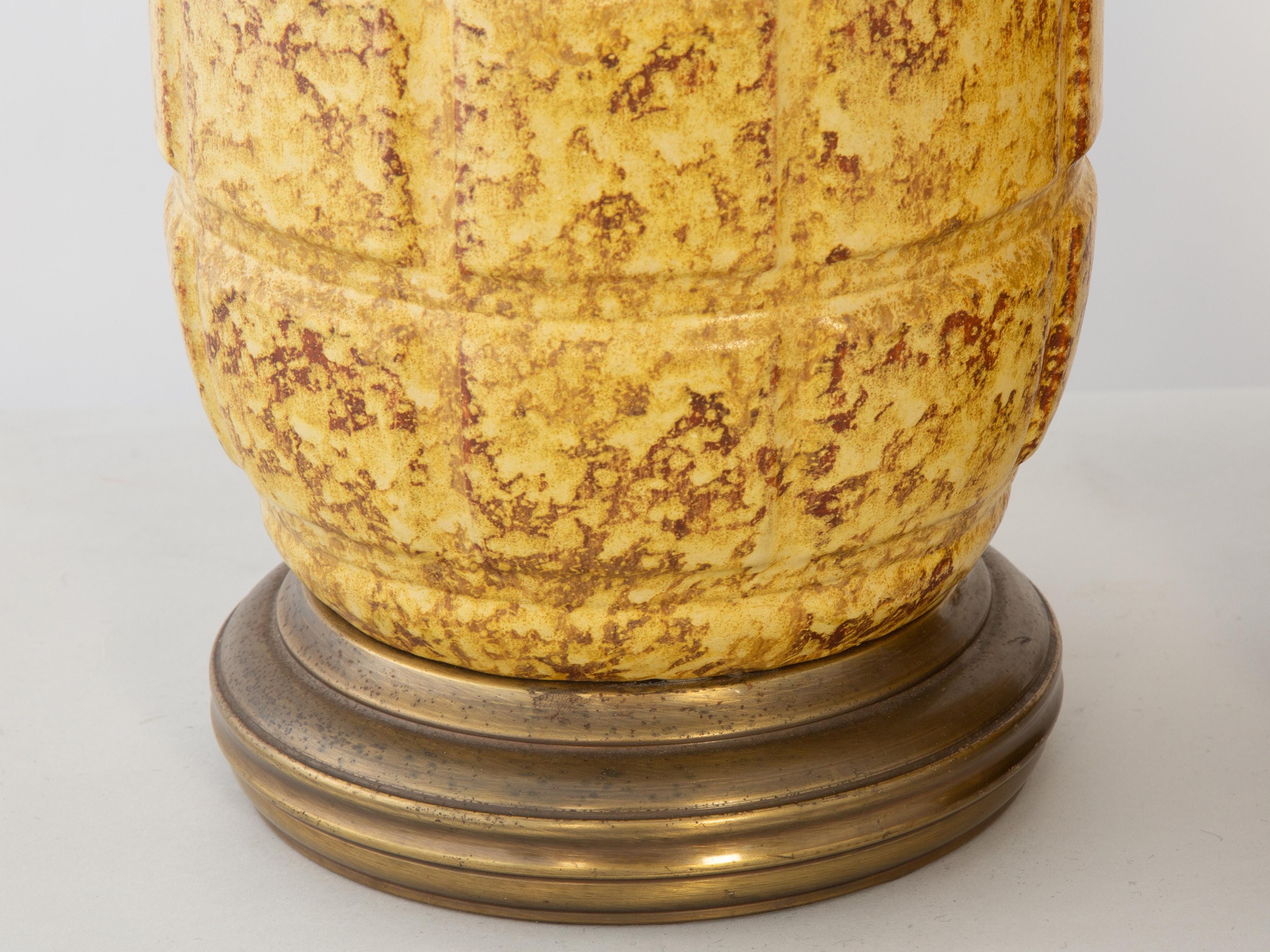 Poteries Paire de lampes-vases en poterie brutaliste du milieu du siècle dernier en vente