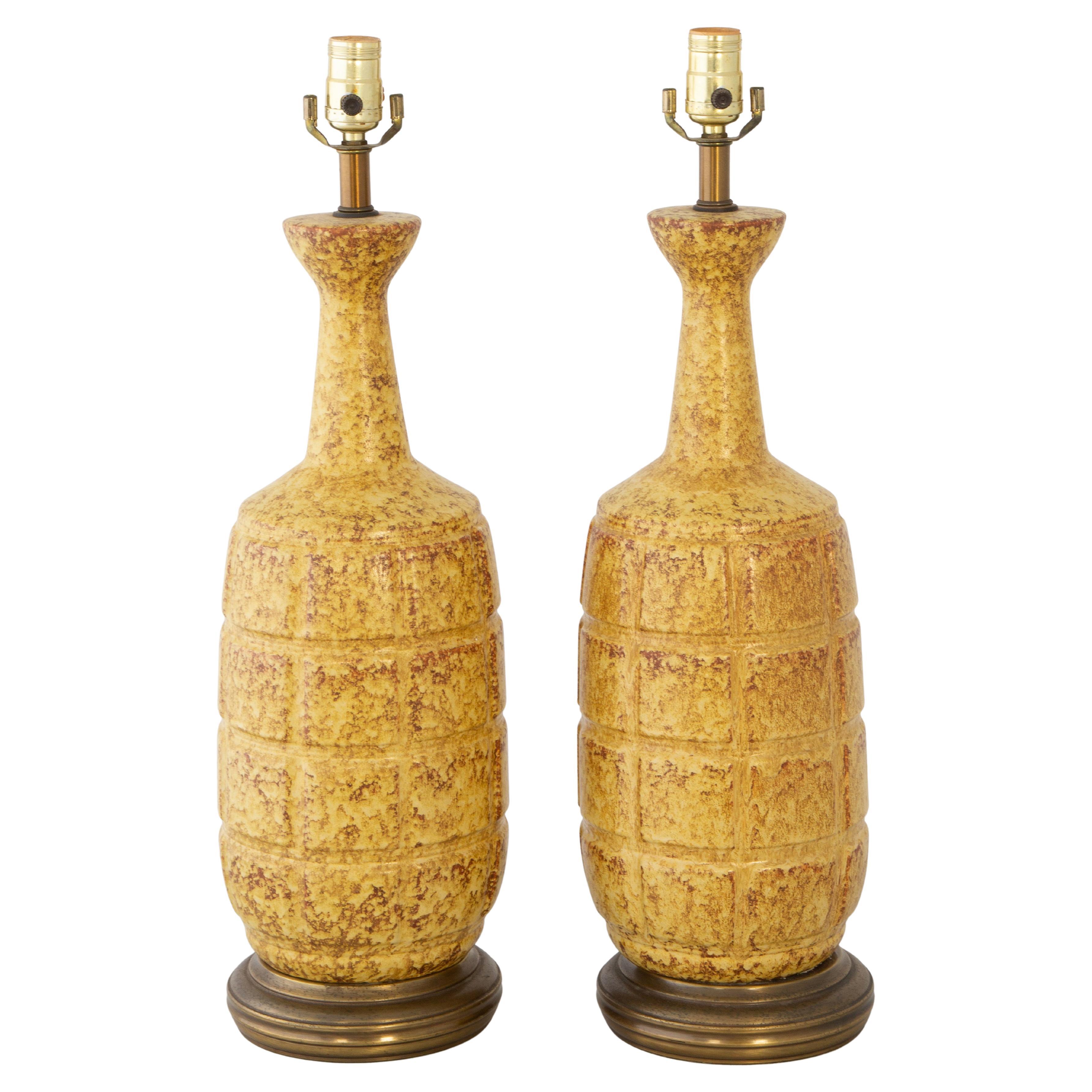 Paire de lampes-vases en poterie brutaliste du milieu du siècle dernier en vente