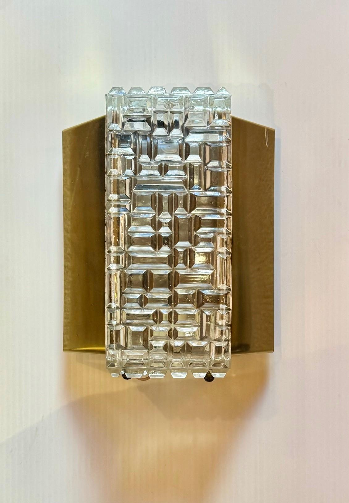 Fait main Paire d'appliques murales The Moderns Brutalist du milieu du siècle dernier en vente
