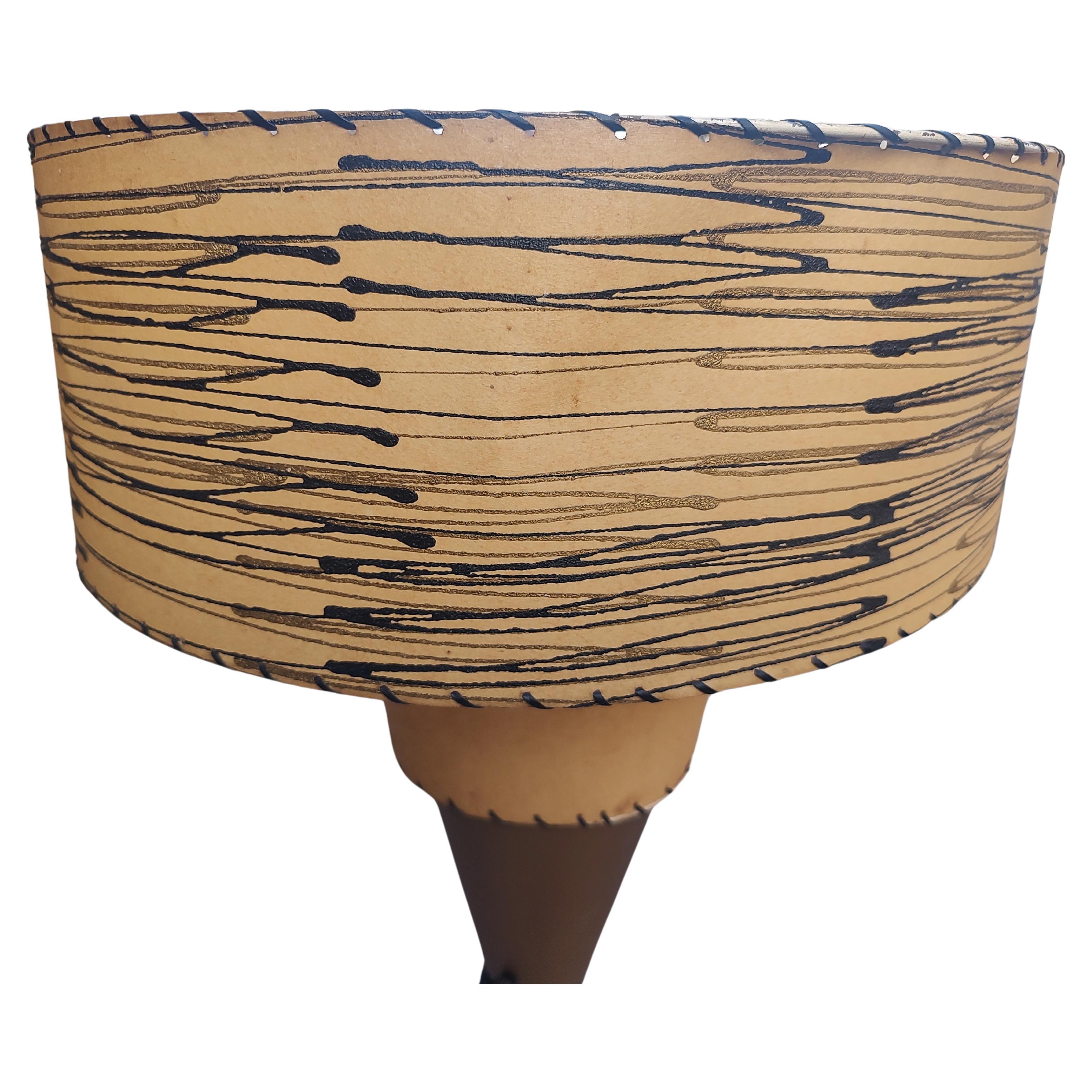 Pair of Mid Century Modern C1950s Floor Lamps Atomic Towers by Majestic Lamp Co. In Good Condition In Port Jervis, NY