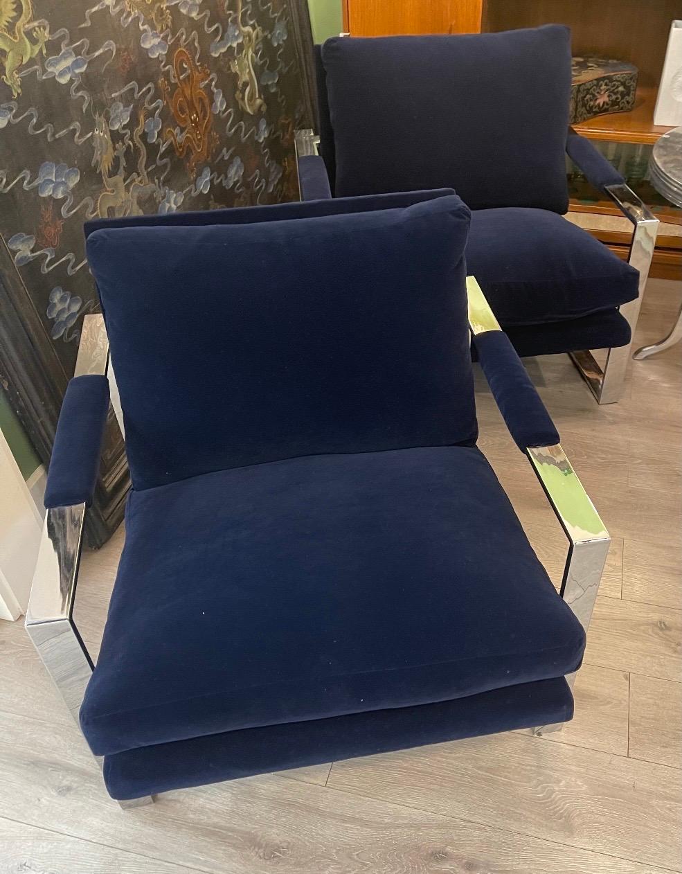 Pair of Mid-Century Modern Cantilever Chairs with Newer Navy Blue Velvet Fabric In Good Condition In West Hartford, CT