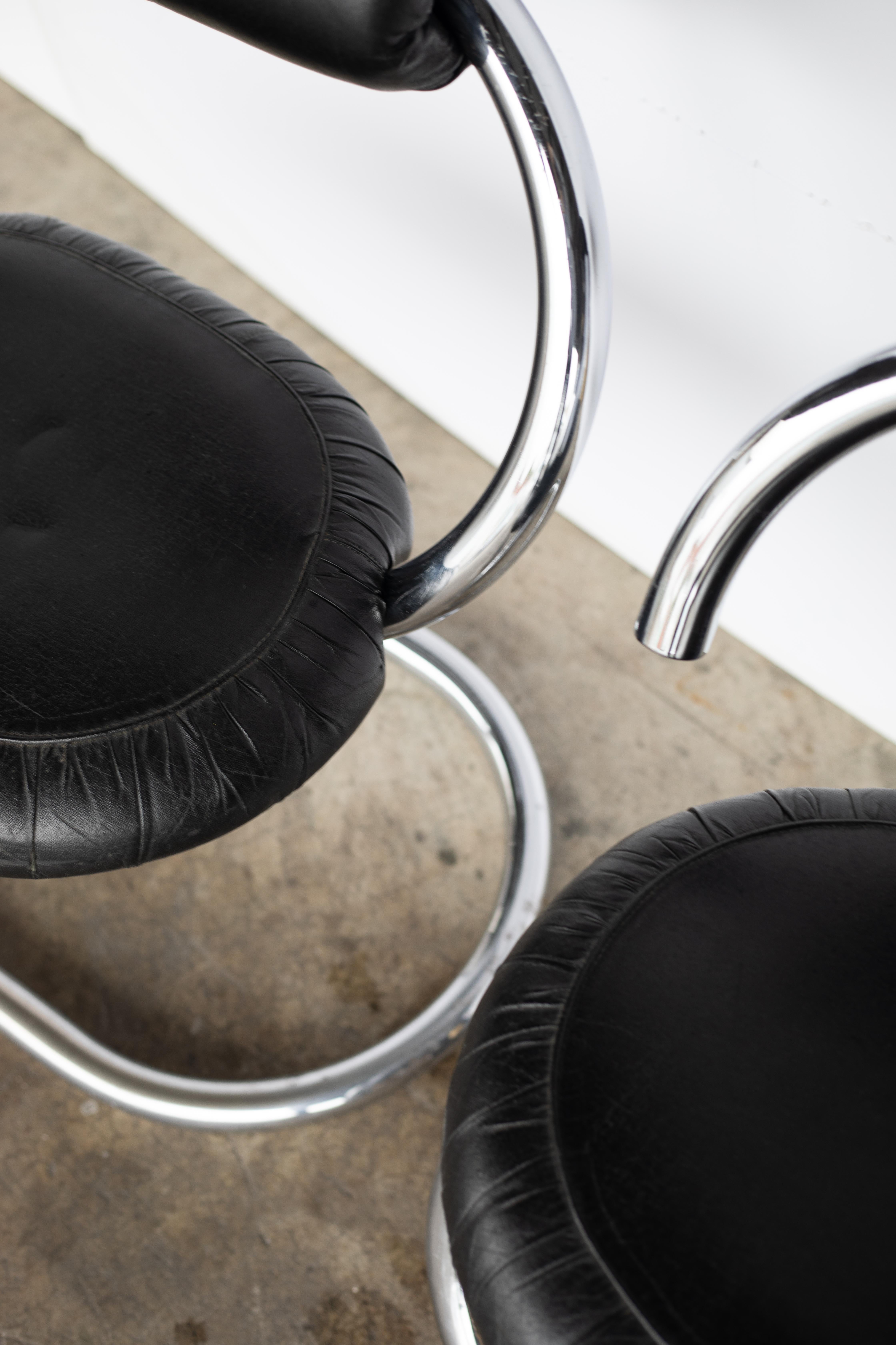 Coppia di poltrone a sbalzo della metà del secolo scorso in vendita 4