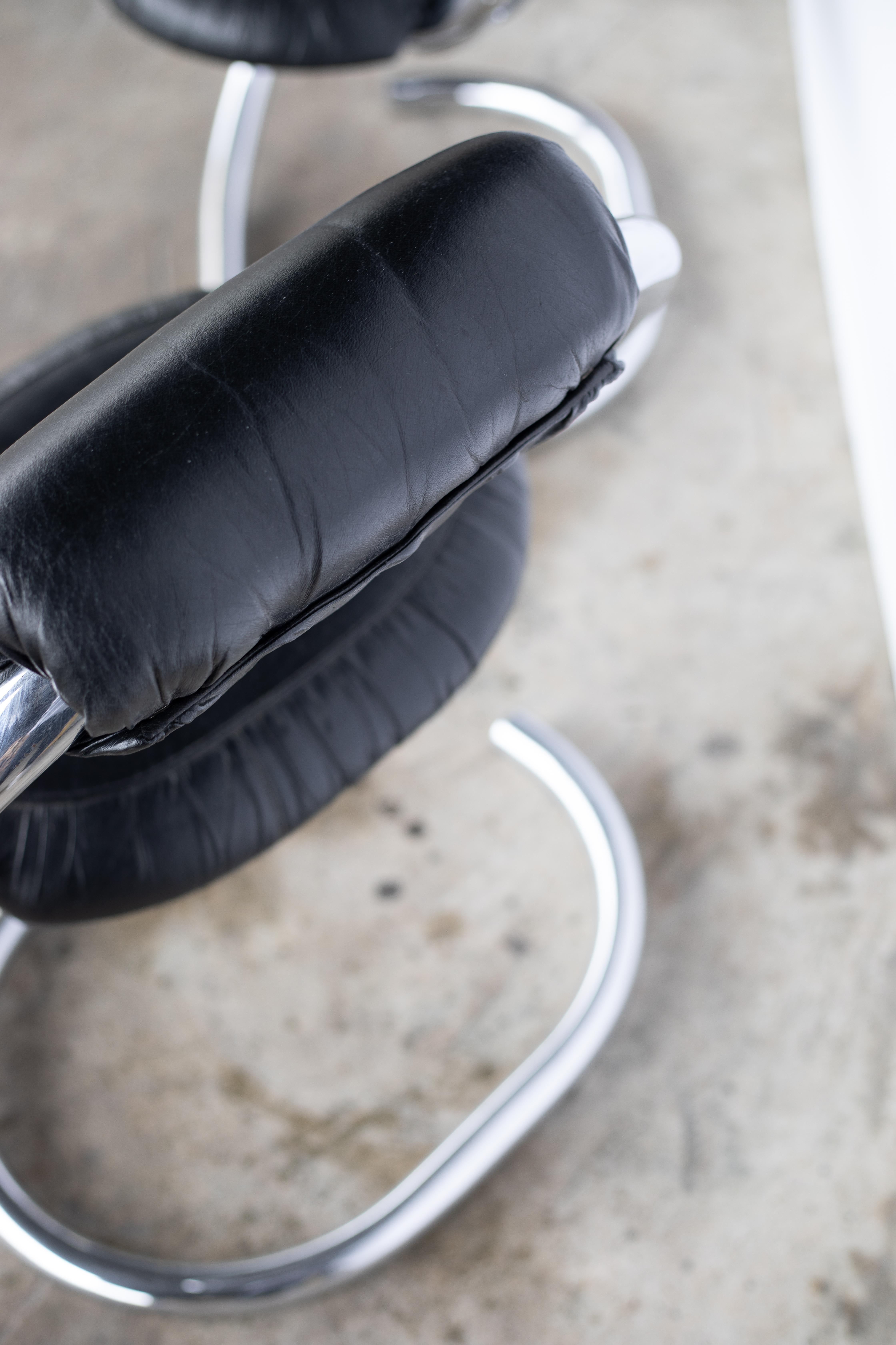 Coppia di poltrone a sbalzo della metà del secolo scorso in vendita 6