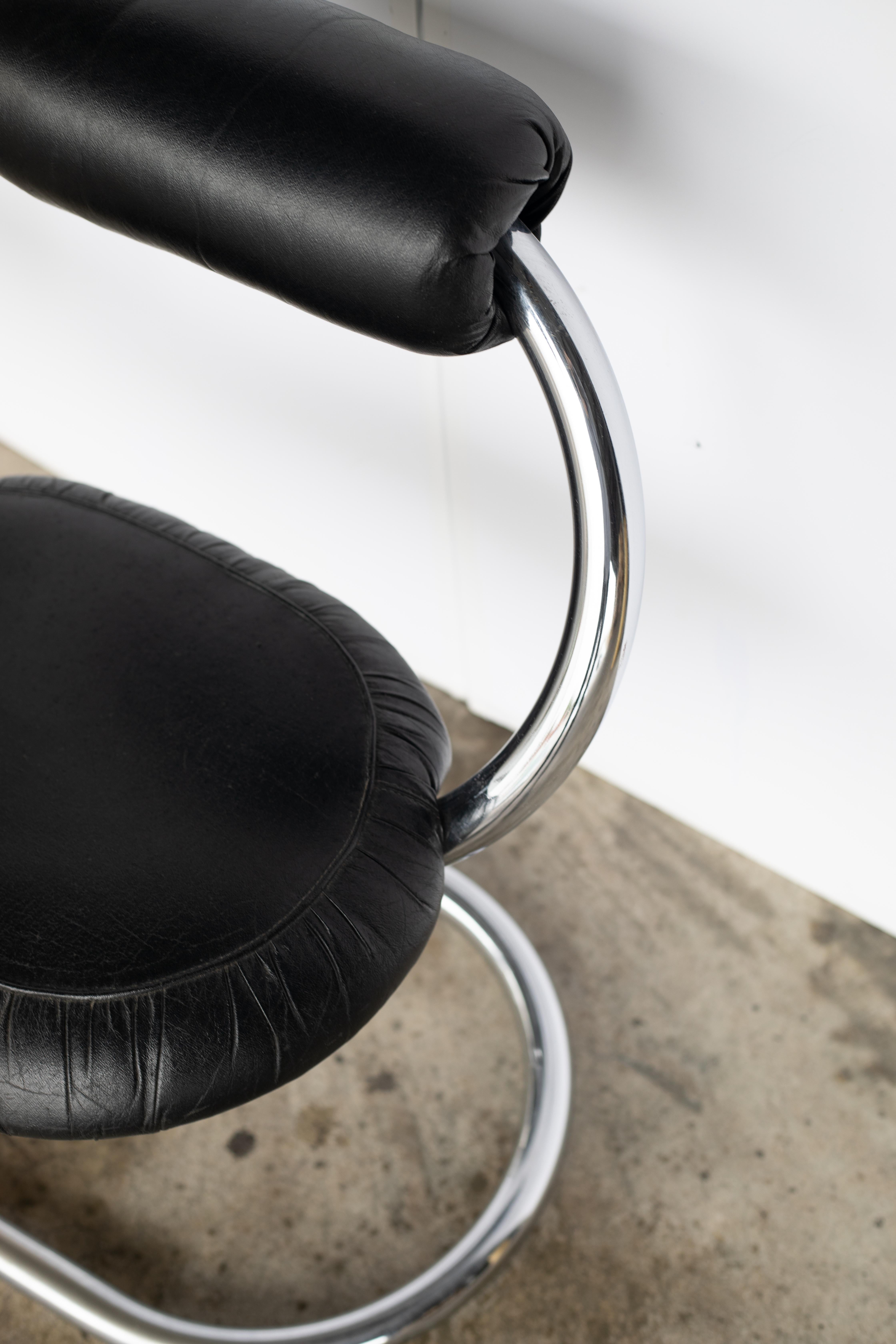 Coppia di poltrone a sbalzo della metà del secolo scorso in vendita 3