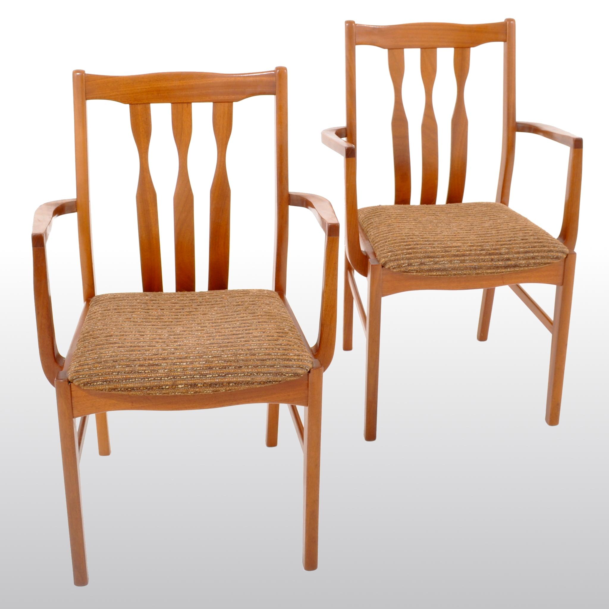 Mid-Century Modern Paire de fauteuils de capitaine en teck:: années 1960 en vente