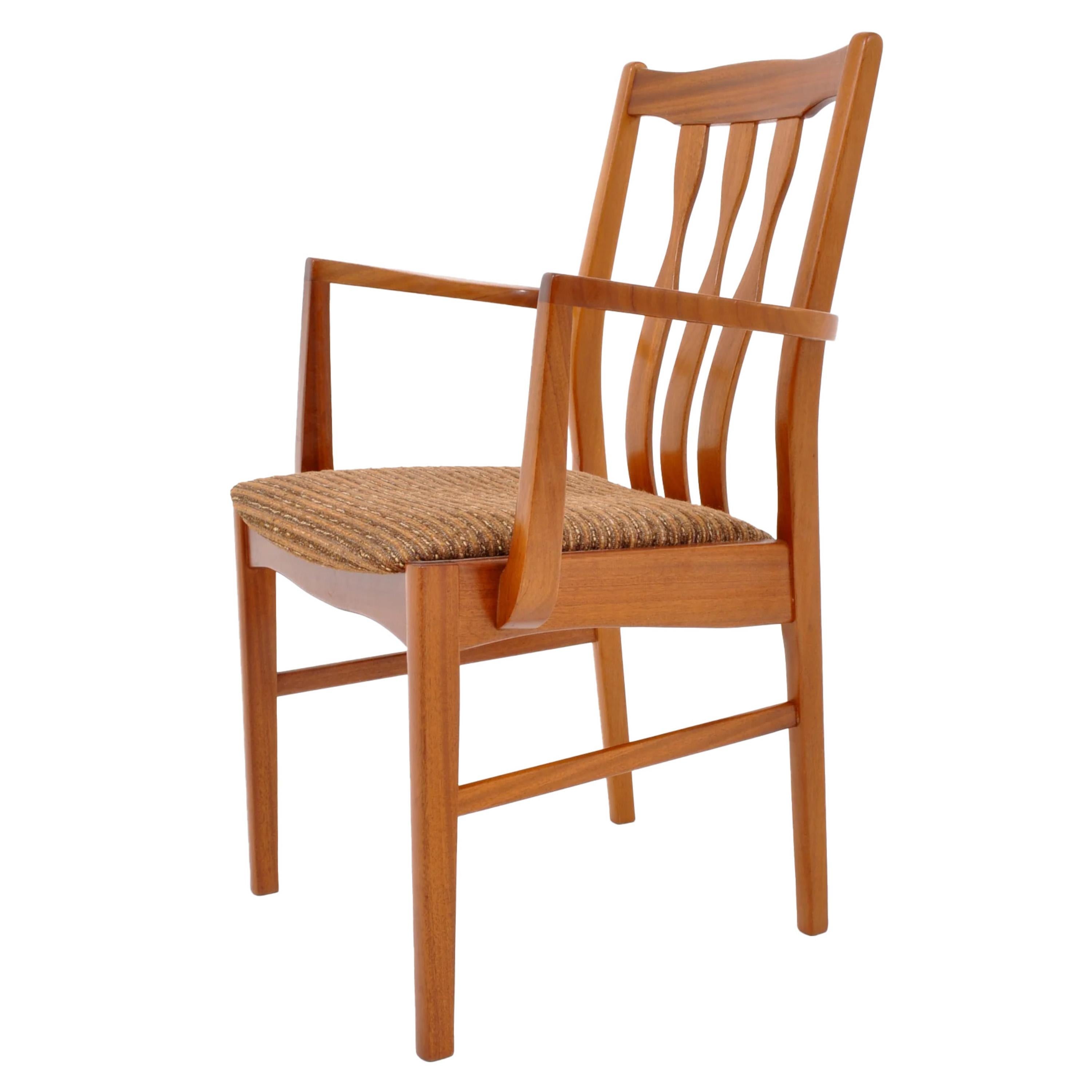 Coppia di poltrone da capitano moderne di metà secolo in teak, anni '60 in vendita 4