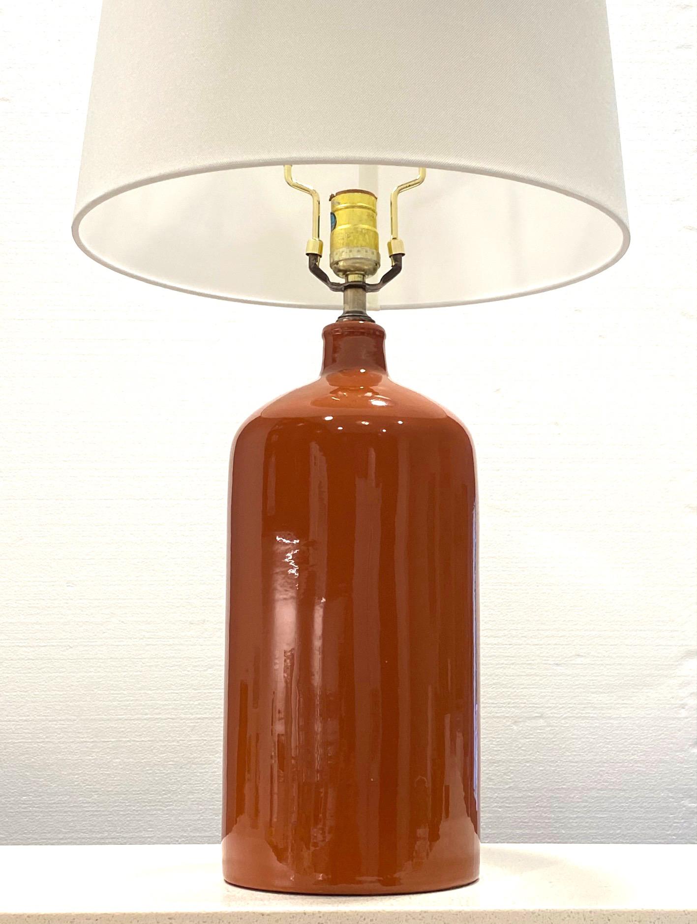 Late 20th Century Pair of Mid-Century Modern Ceramic Lamps in Burnt Orange, circa 1970s