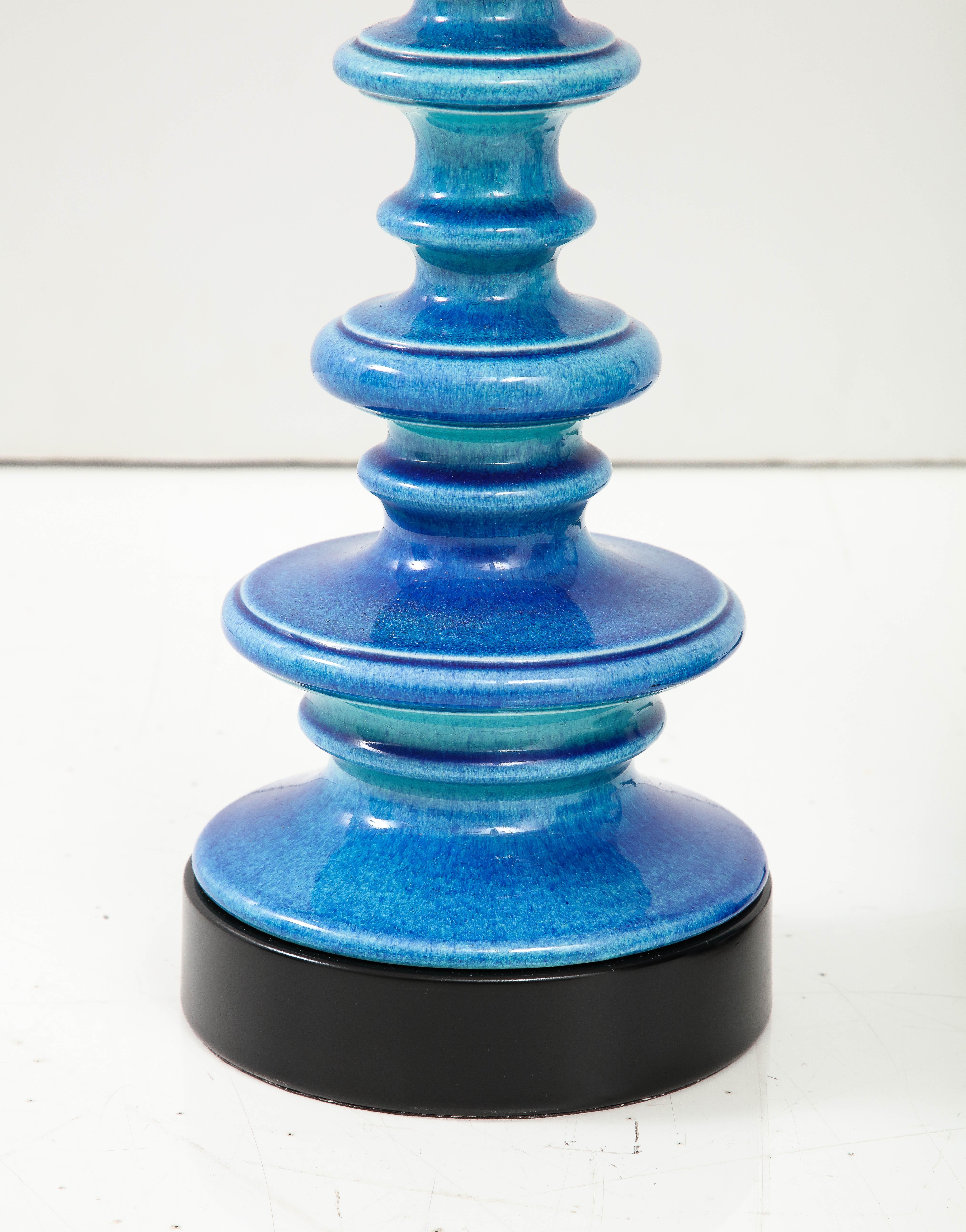 Pair of Mid-Century Modern Ceramic Pagoda Lamps For Sale 2