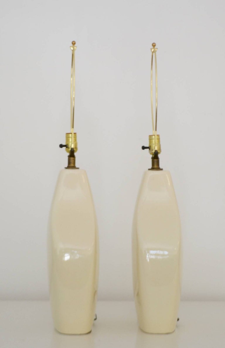Mid-20th Century Pair of Mid-Century Modern Ceramic Table Lamps For Sale