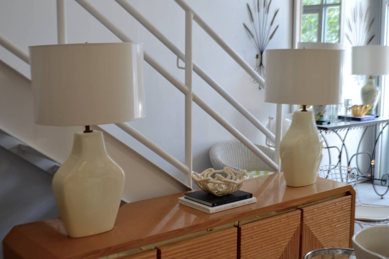 Pair of Mid-Century Modern Ceramic Table Lamps For Sale 3