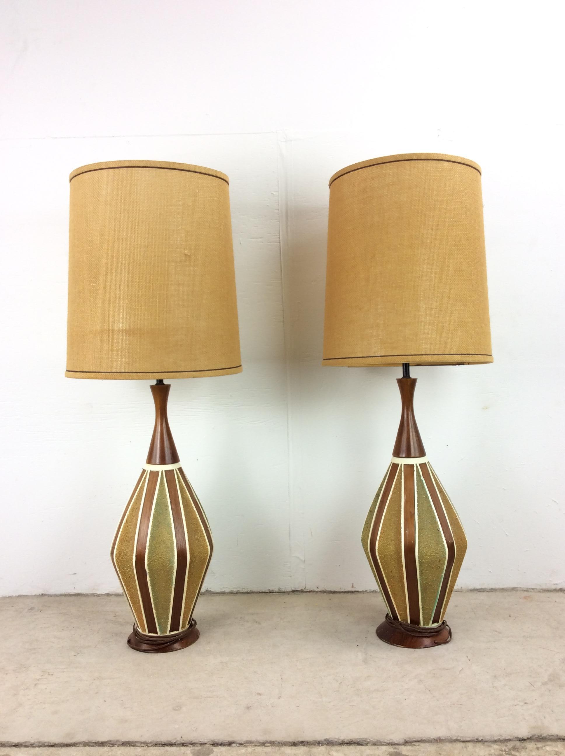 Pair of Mid Century Modern Ceramic Table Lamps with Barrel Shade In Fair Condition For Sale In Freehold, NJ