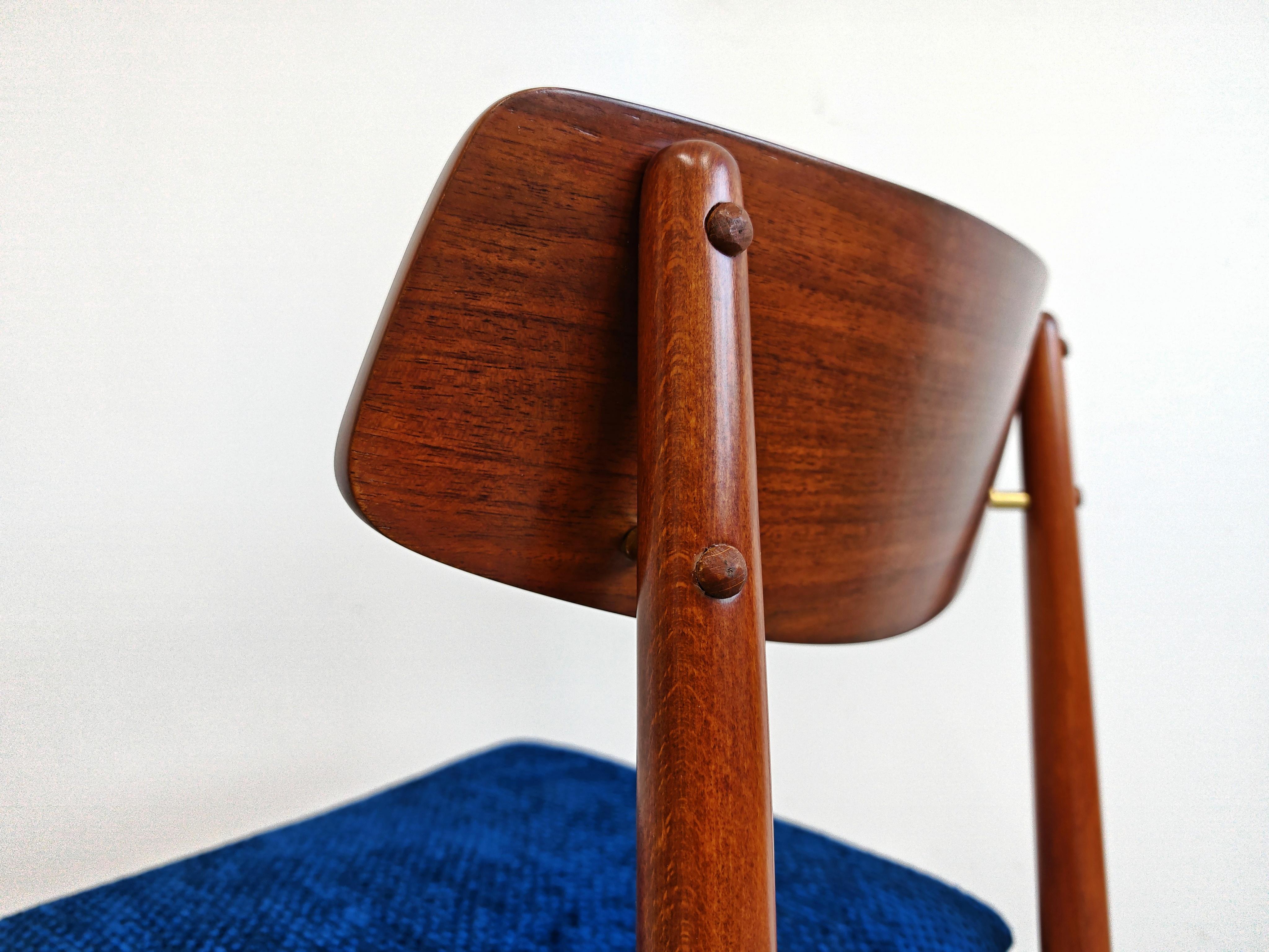 Fabric Pair of Mid Century Modern Chairs by Josef Frank for Wiesner Hager, Austria 1950 For Sale