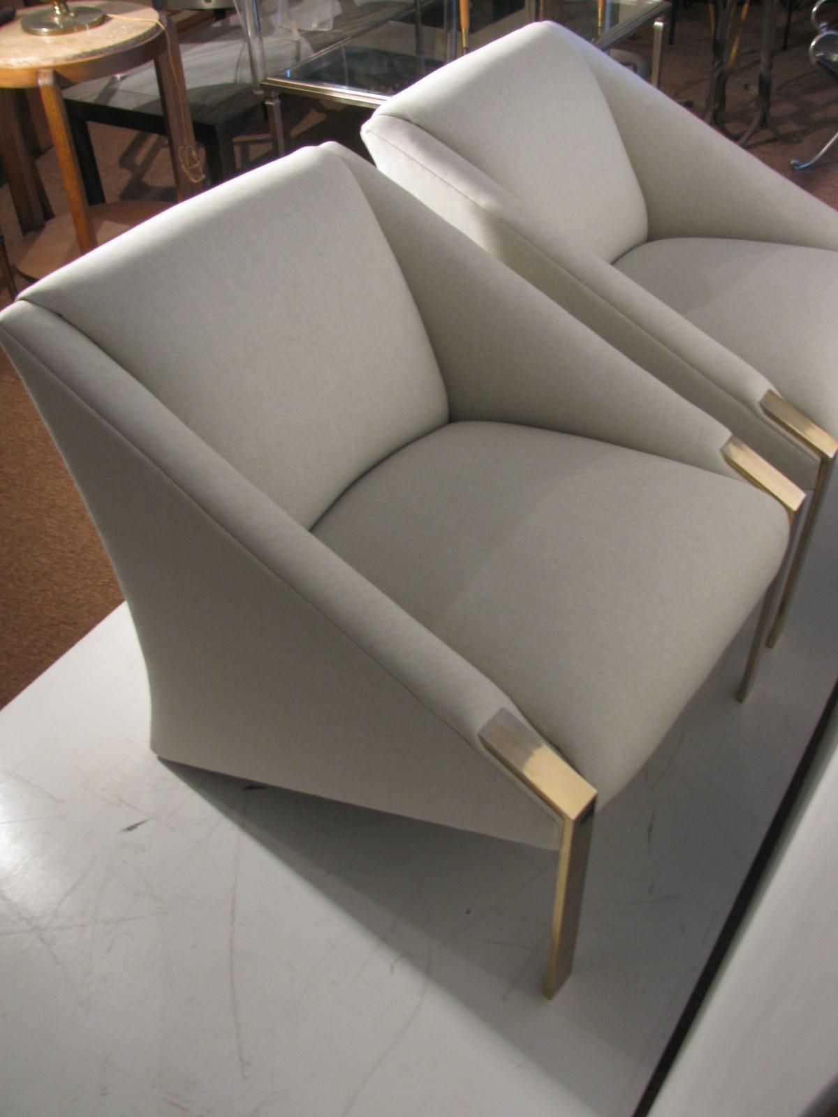 Pair of Mid-Century Modern Lounge Club Chairs 3