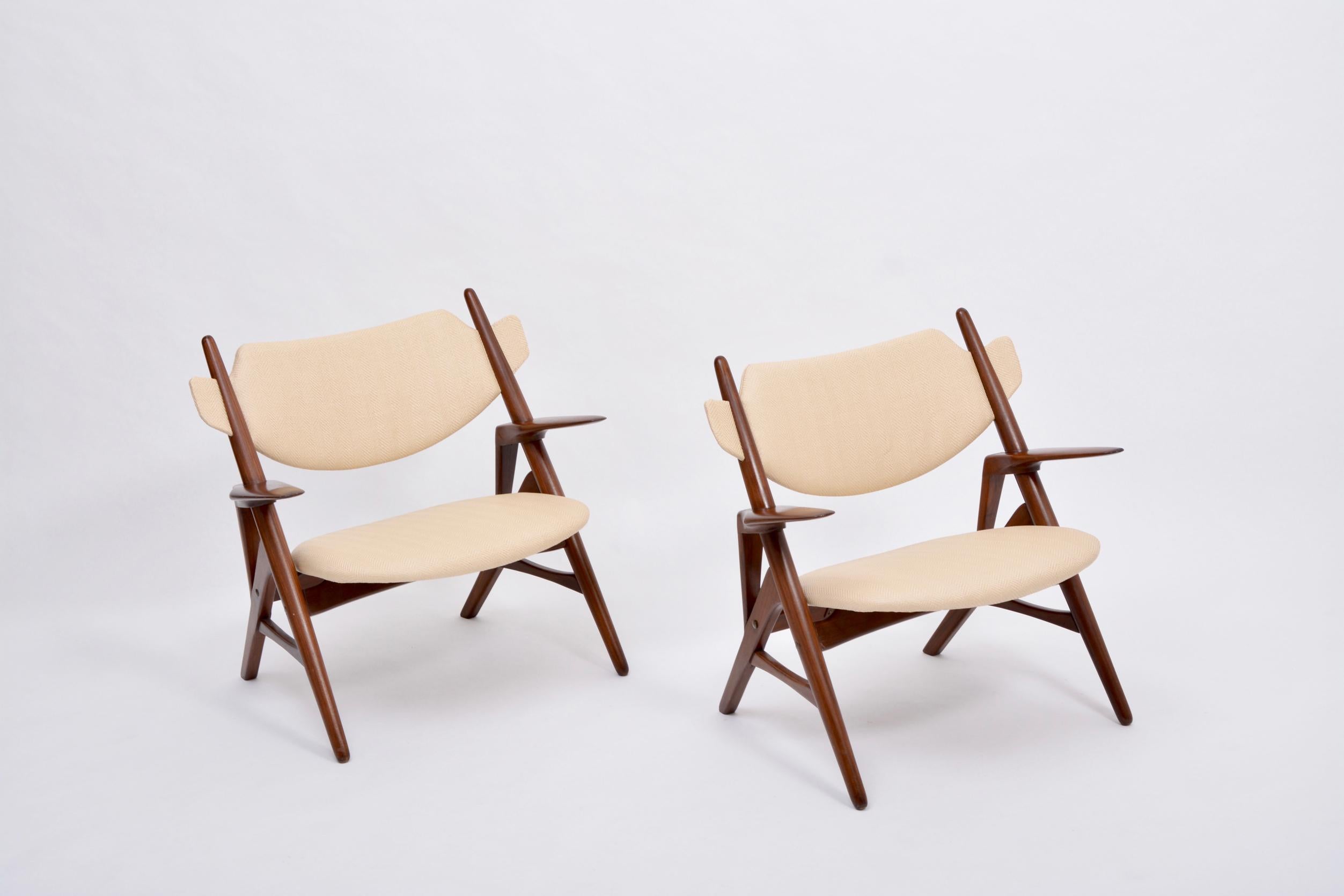 Pair of Reupholstered Mid-Century Modern Chairs  2
