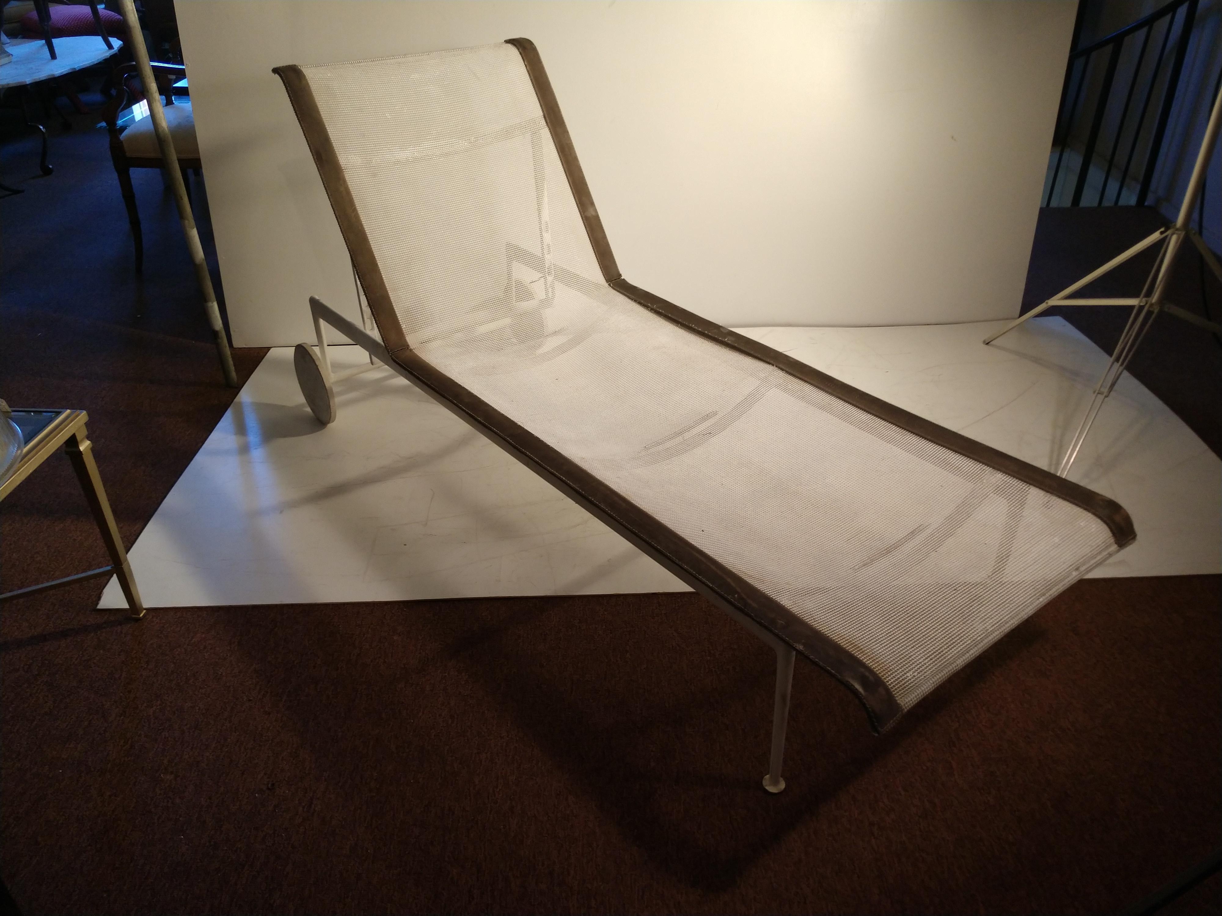 Powder-Coated Pair of Mid-Century Modern Chaises by Richard Schultz