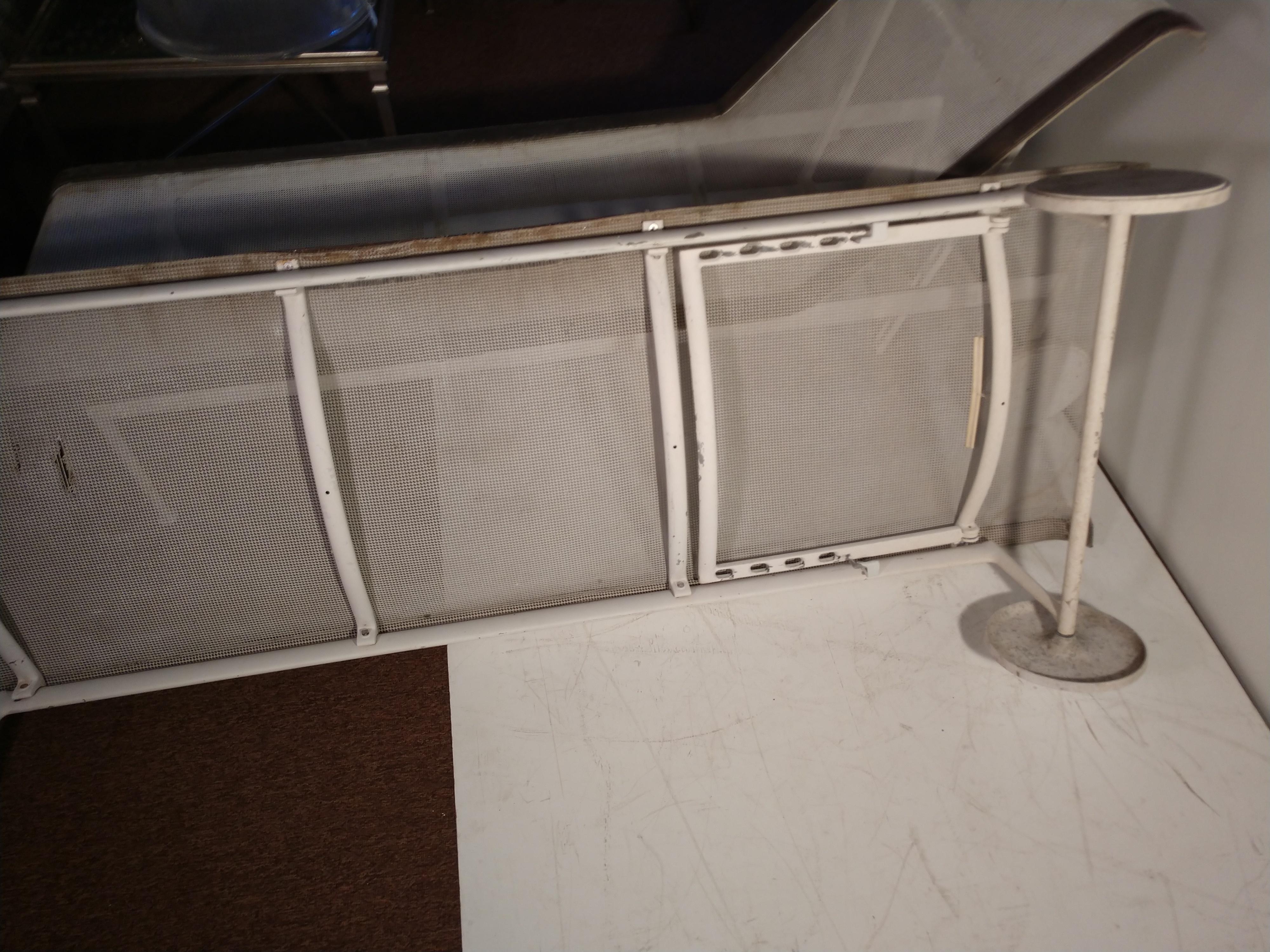 Mid-20th Century Pair of Mid-Century Modern Chaises by Richard Schultz