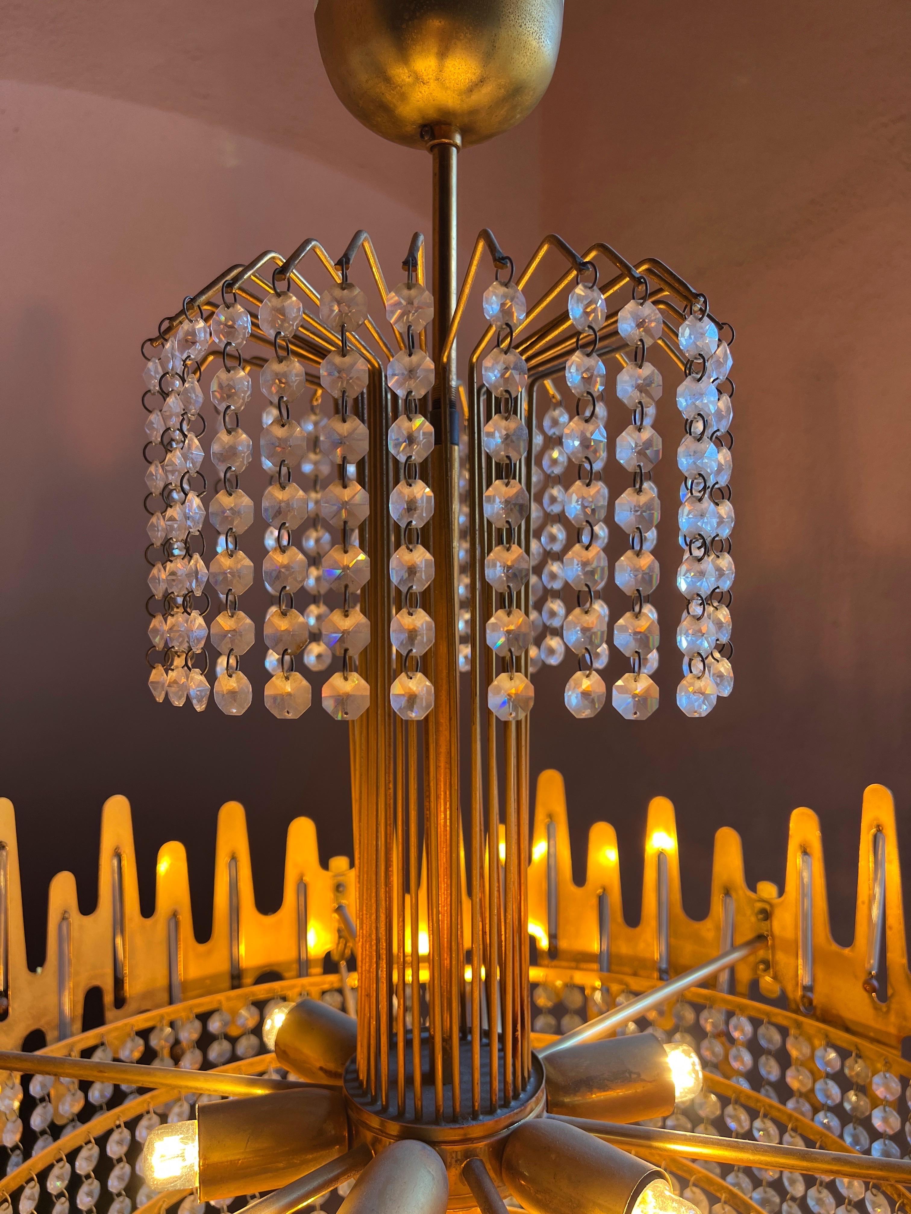 Pair of mid century modern chandeliers by Sciolari, 1970 For Sale 11