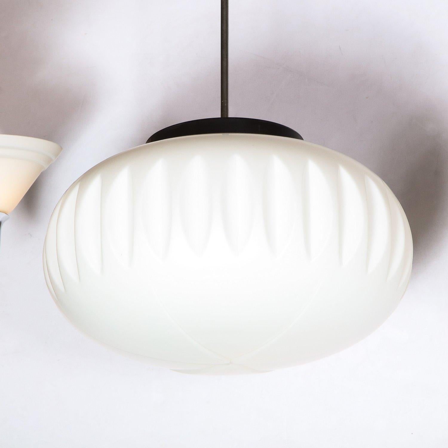 Ceco Coppia di lampadari moderni di metà secolo in vetro smerigliato, smalto nero e cromo in vendita