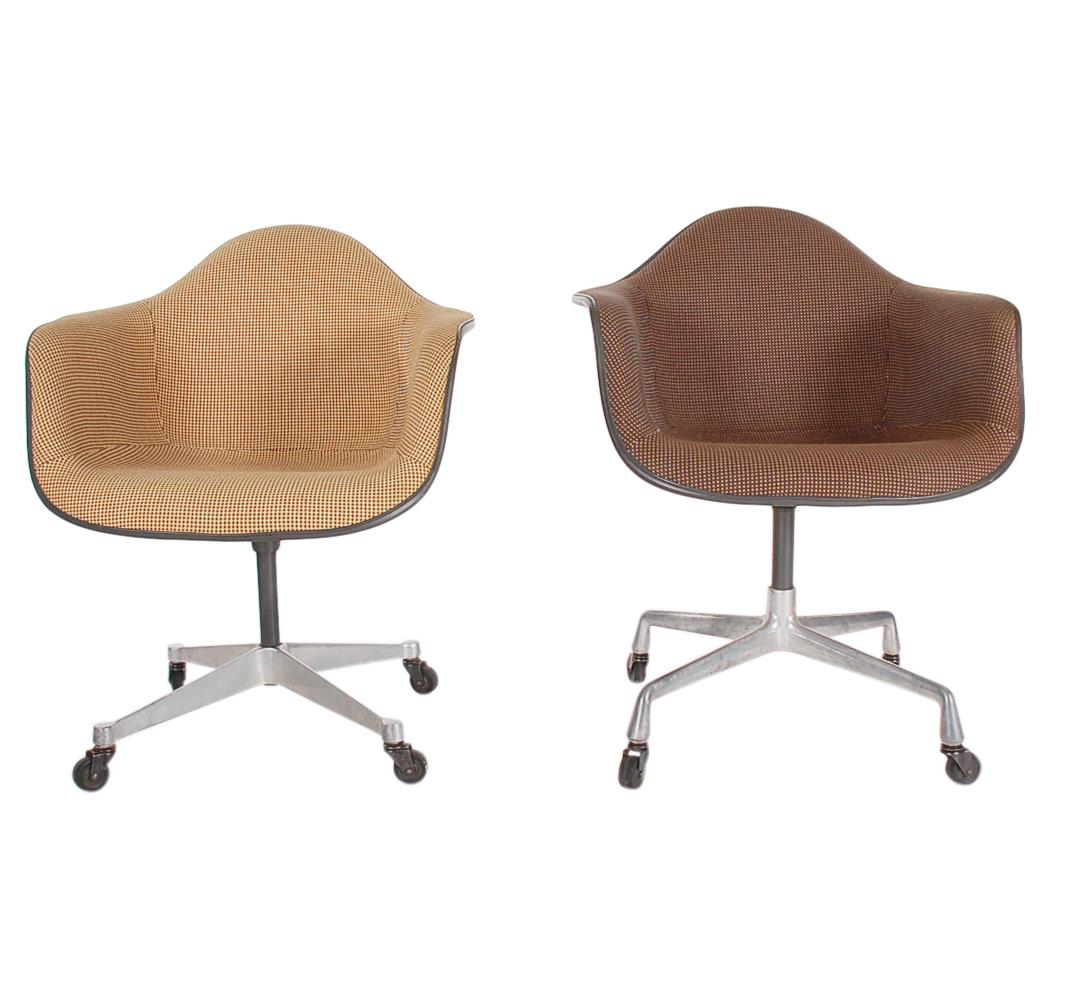 Pair of Mid-Century Modern Charles Eames Herman Miller Office Chairs on Casters