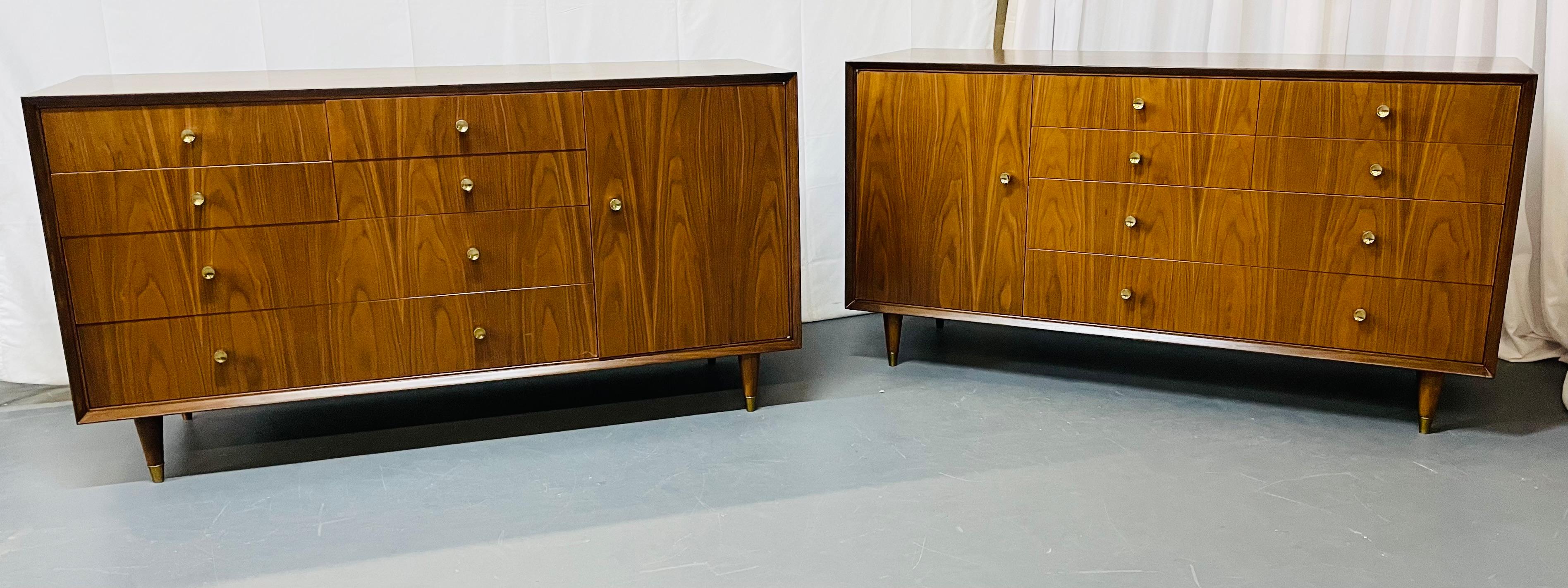 American Pair of Mid-Century Modern Chests, Dressers Bedside Stands, Opposing, Refinished For Sale