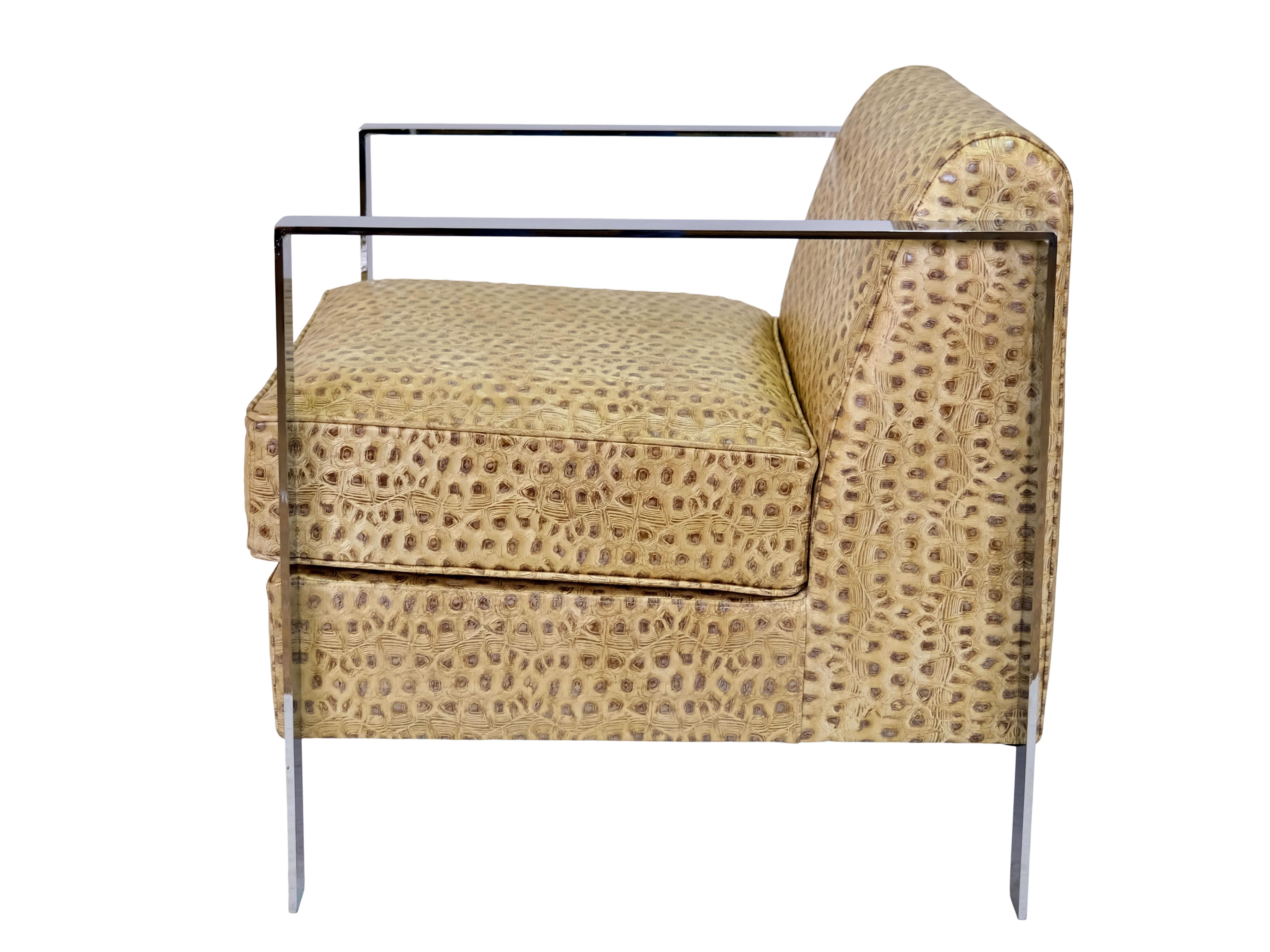 Allemand Paire de chaises tubes en acier chromé, modernes du milieu du siècle dernier, avec tapisserie embossée en vente