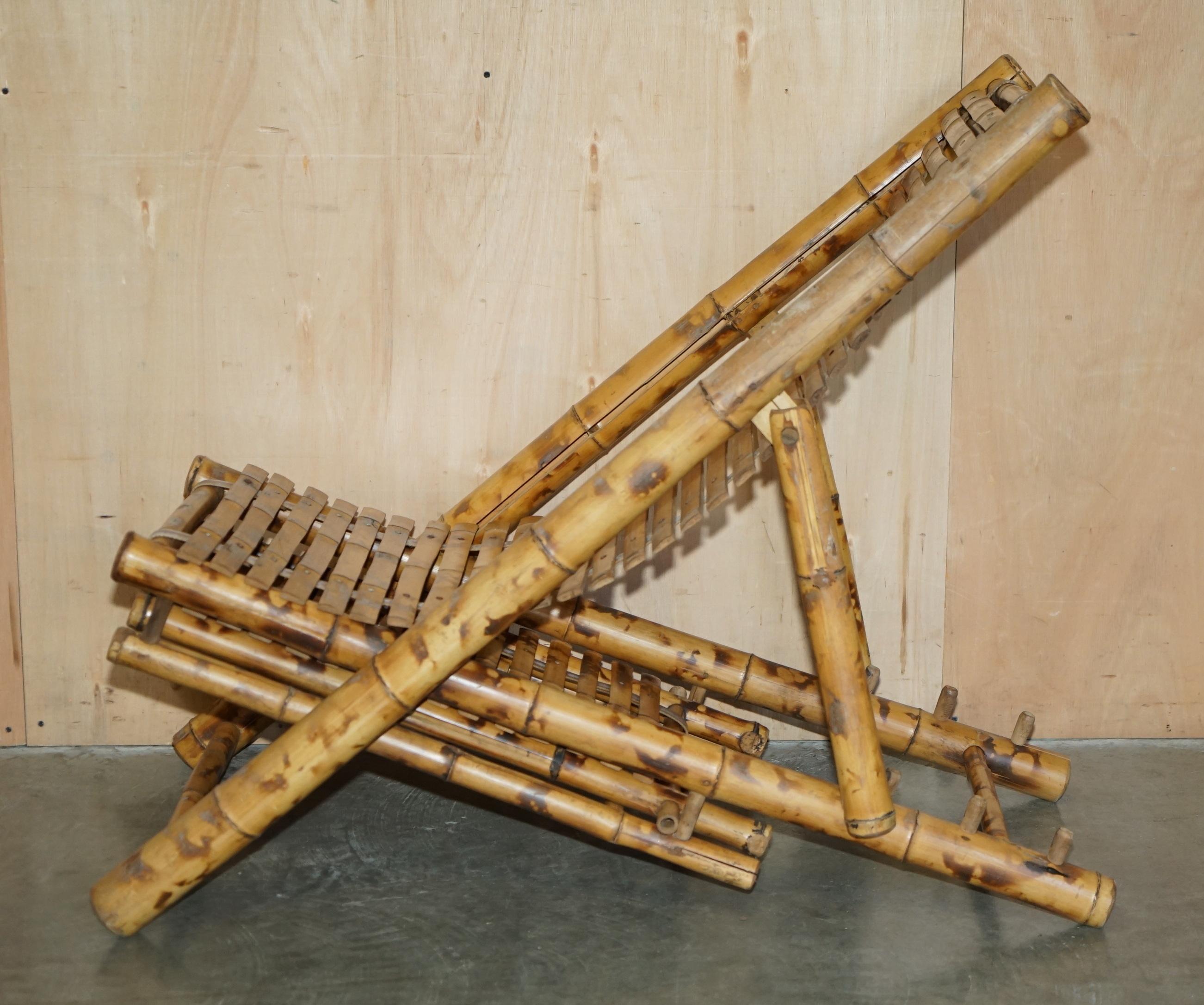 par de sillones reclinables y reposapiés reclinables de bambú del siglo xxvii de 1950 en venta 5