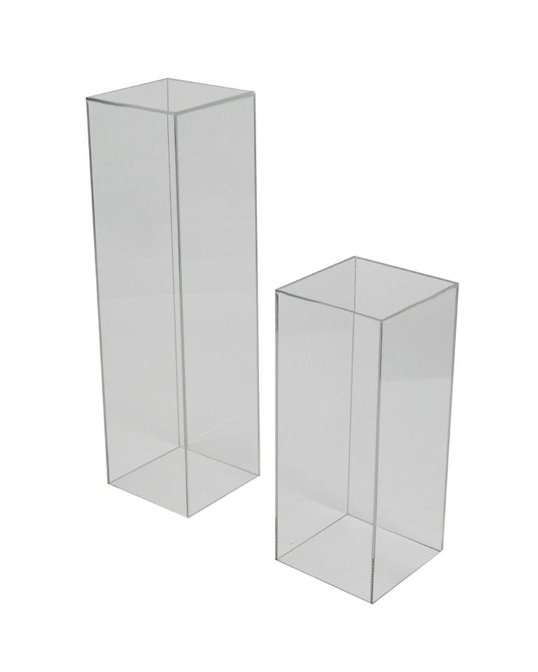 Late 20th Century Pair of Mid-Century Modern Clear Acrylic Lucite Pedestals or Side Tables For Sale