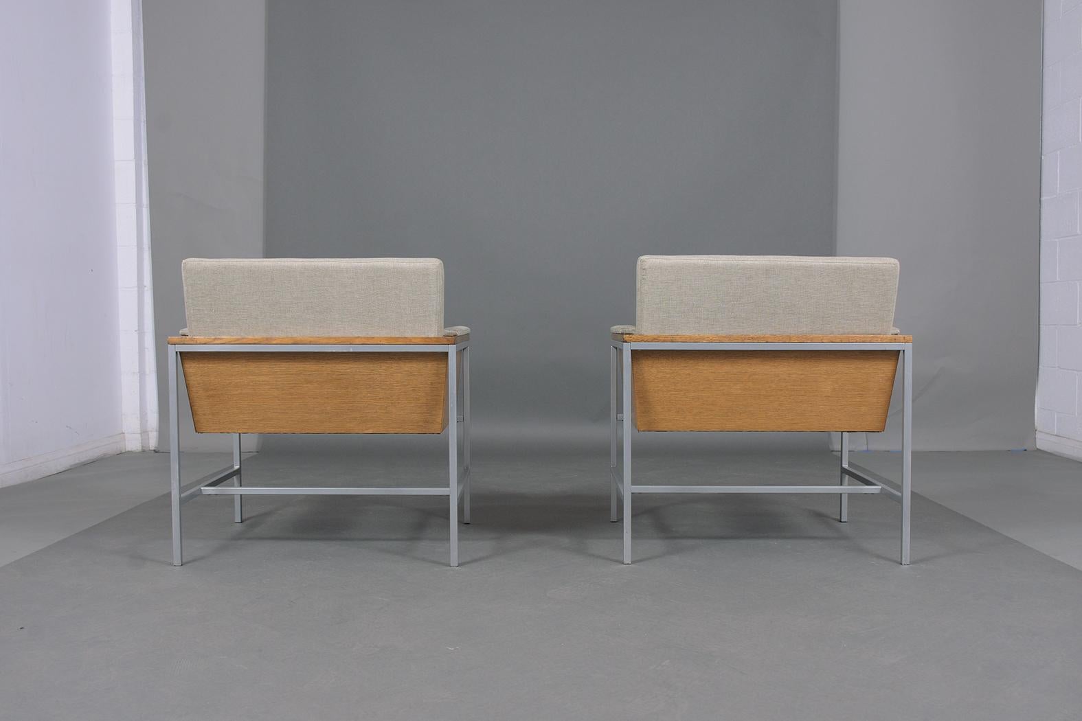 Pair of Mid-Century Modern Club Chairs 7