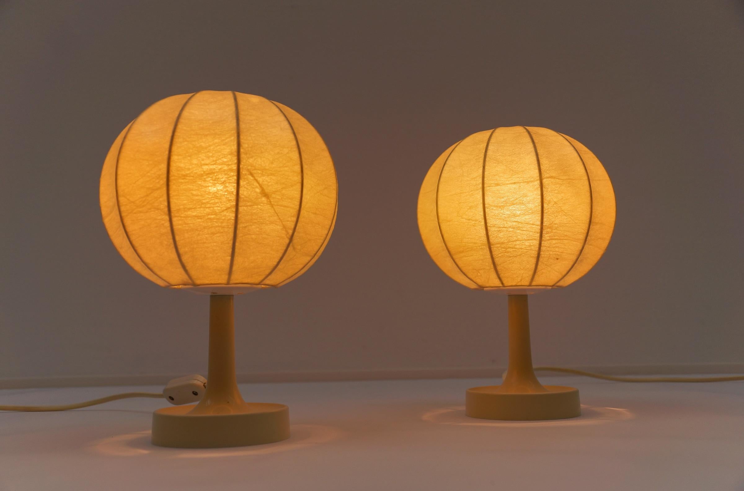 Pair of Mid-Century Modern Cocoon Tulip Table Lamps from COCOON, 1950s For Sale 1