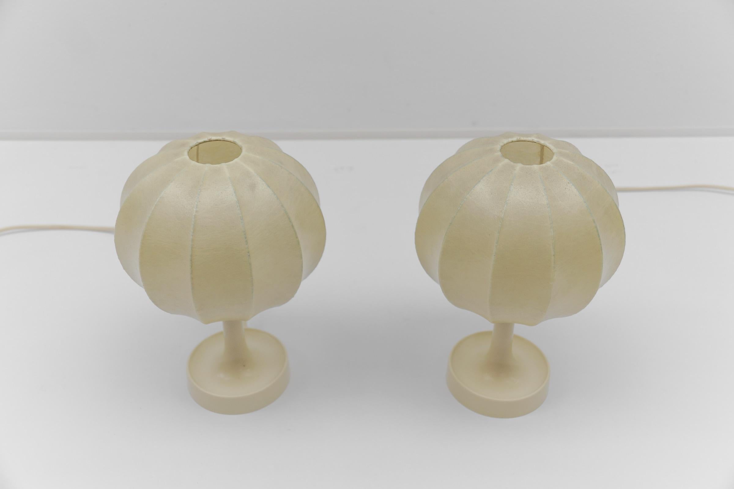 Pair of Mid-Century Modern Cocoon Tulip Table Lamps from COCOON, 1950s For Sale 2