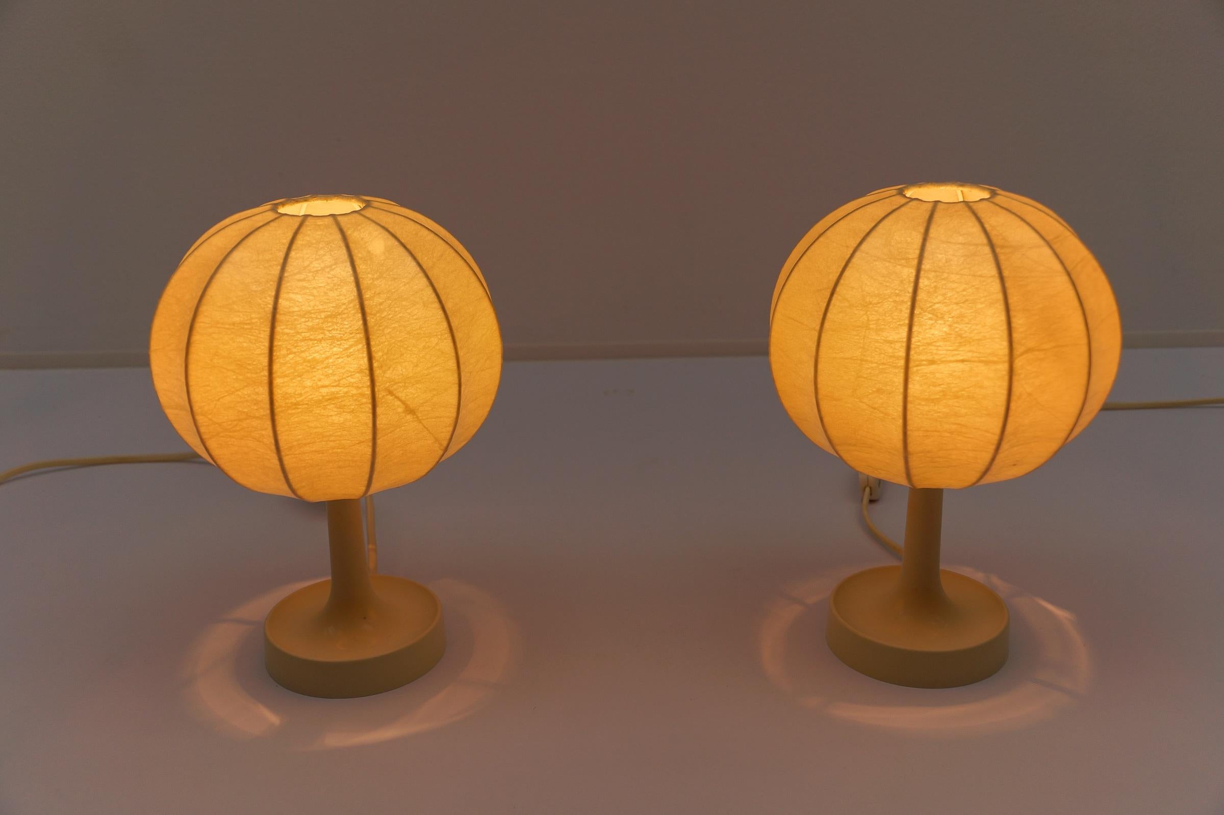 Pair of Mid-Century Modern Cocoon Tulip Table Lamps from COCOON, 1950s For Sale 3