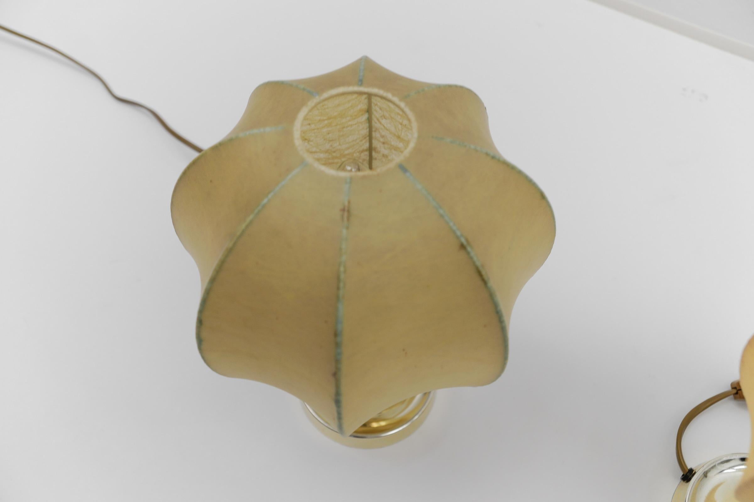 Pareja de lámparas de sobremesa Cocoon Tulip de Goldkant, años 50 en venta 5