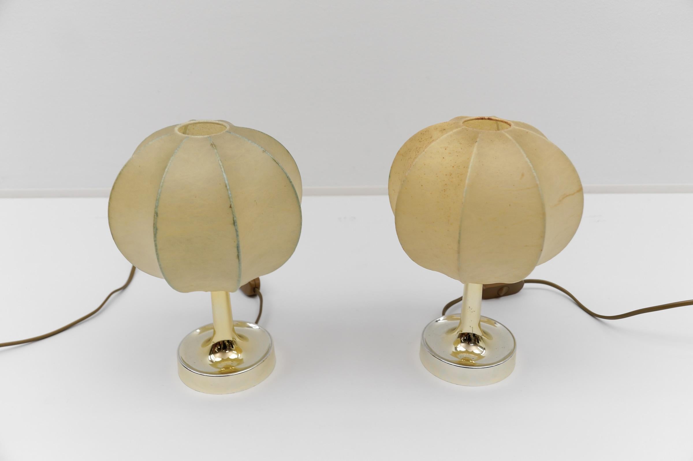 Pareja de lámparas de sobremesa Cocoon Tulip de Goldkant, años 50 Metal en venta