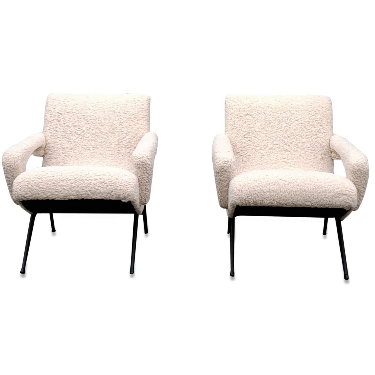 French Pair of Mid-Century Modern Compact Armchairs in White Bouclette, France, 1950s