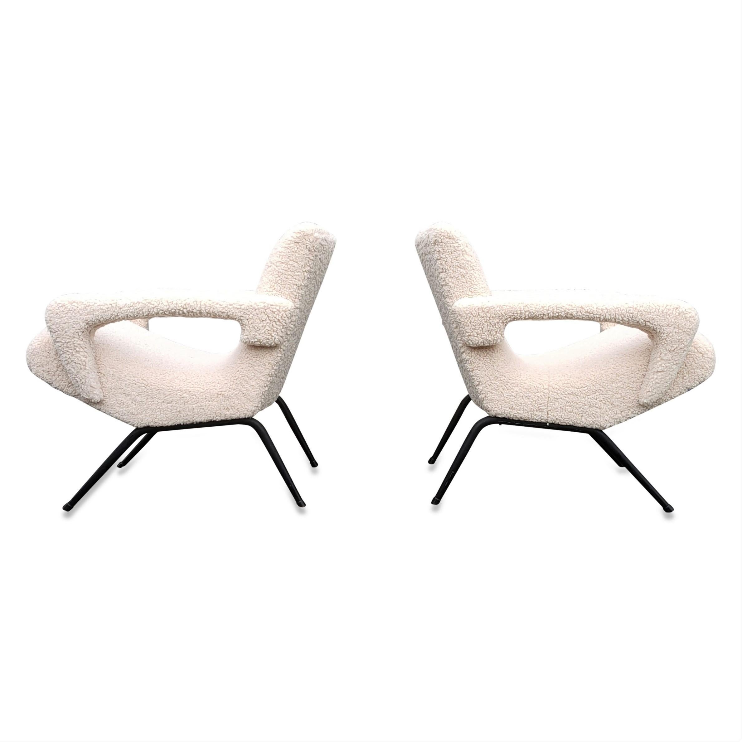Pair of Mid-Century Modern Compact Armchairs in White Bouclette, France, 1950s In Good Condition In New York, NY