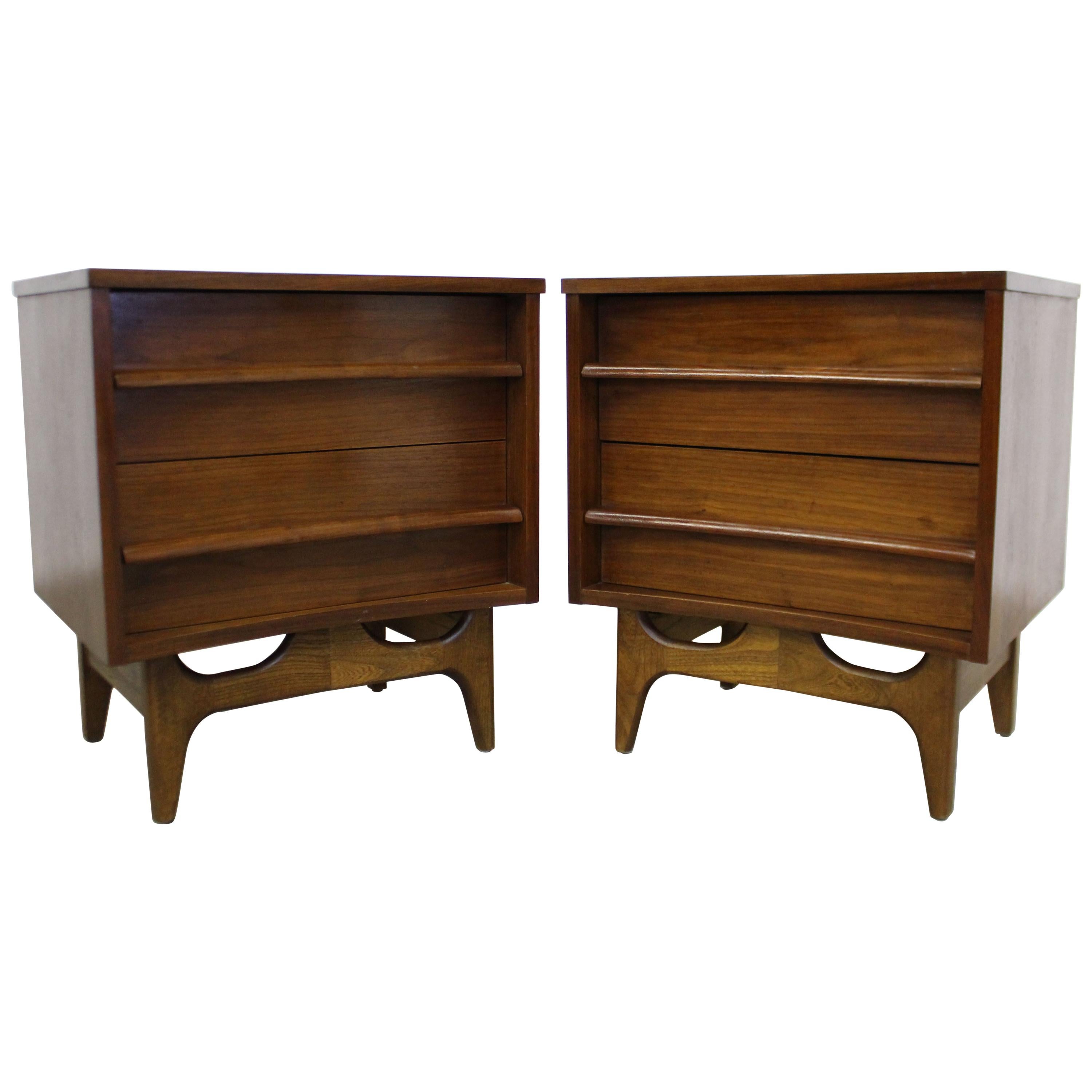 Pair of Mid-Century Modern Concave Front Walnut Nightstands