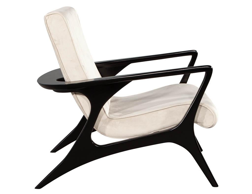 Paar moderne Loungesessel aus der Mitte des Jahrhunderts im Angebot 8
