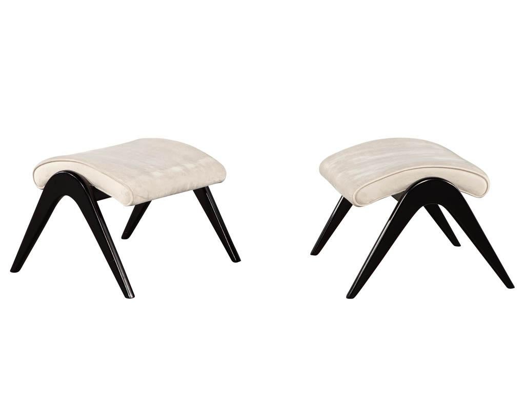 Paar moderne Loungesessel aus der Mitte des Jahrhunderts im Angebot 11
