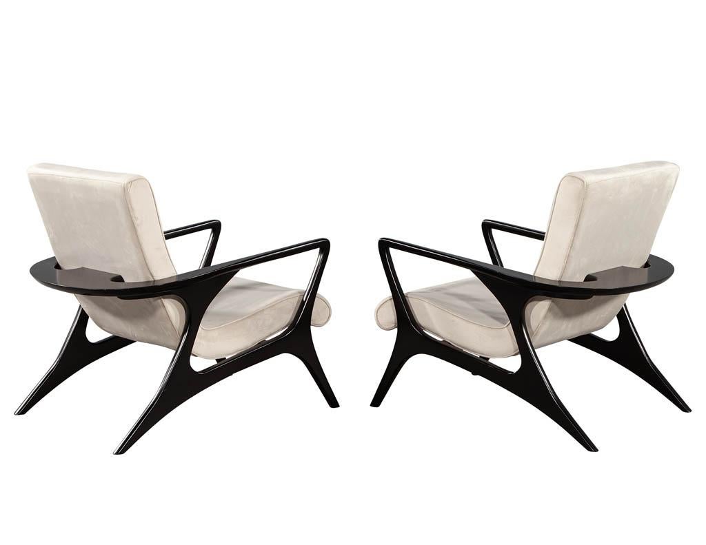 Mid-20th Century Pair of Mid-Century Modern Lounge Chairs For Sale