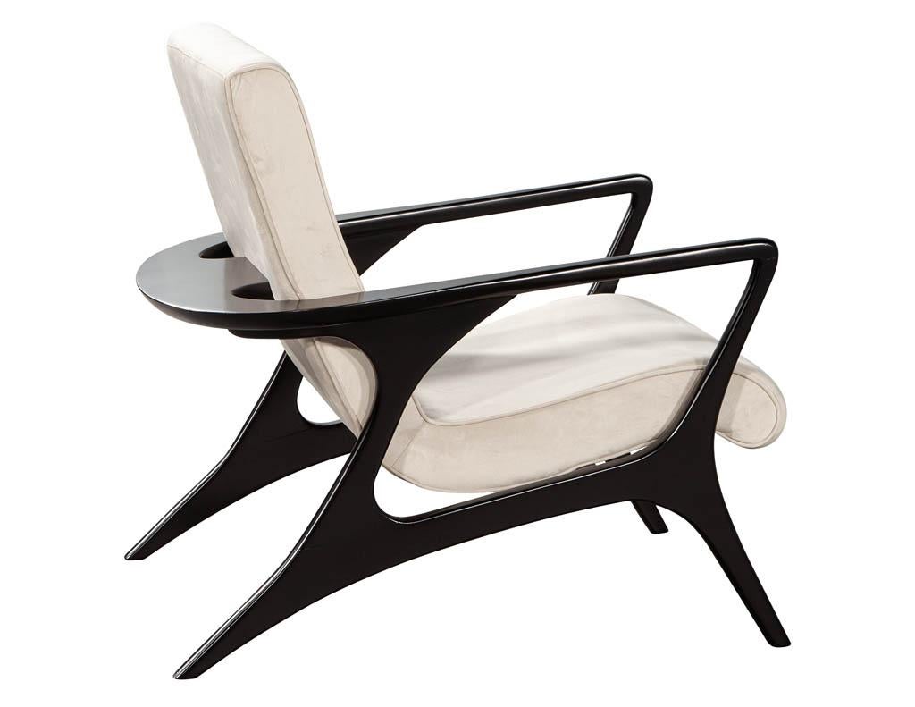 Pair of Mid-Century Modern Lounge Chairs For Sale 2