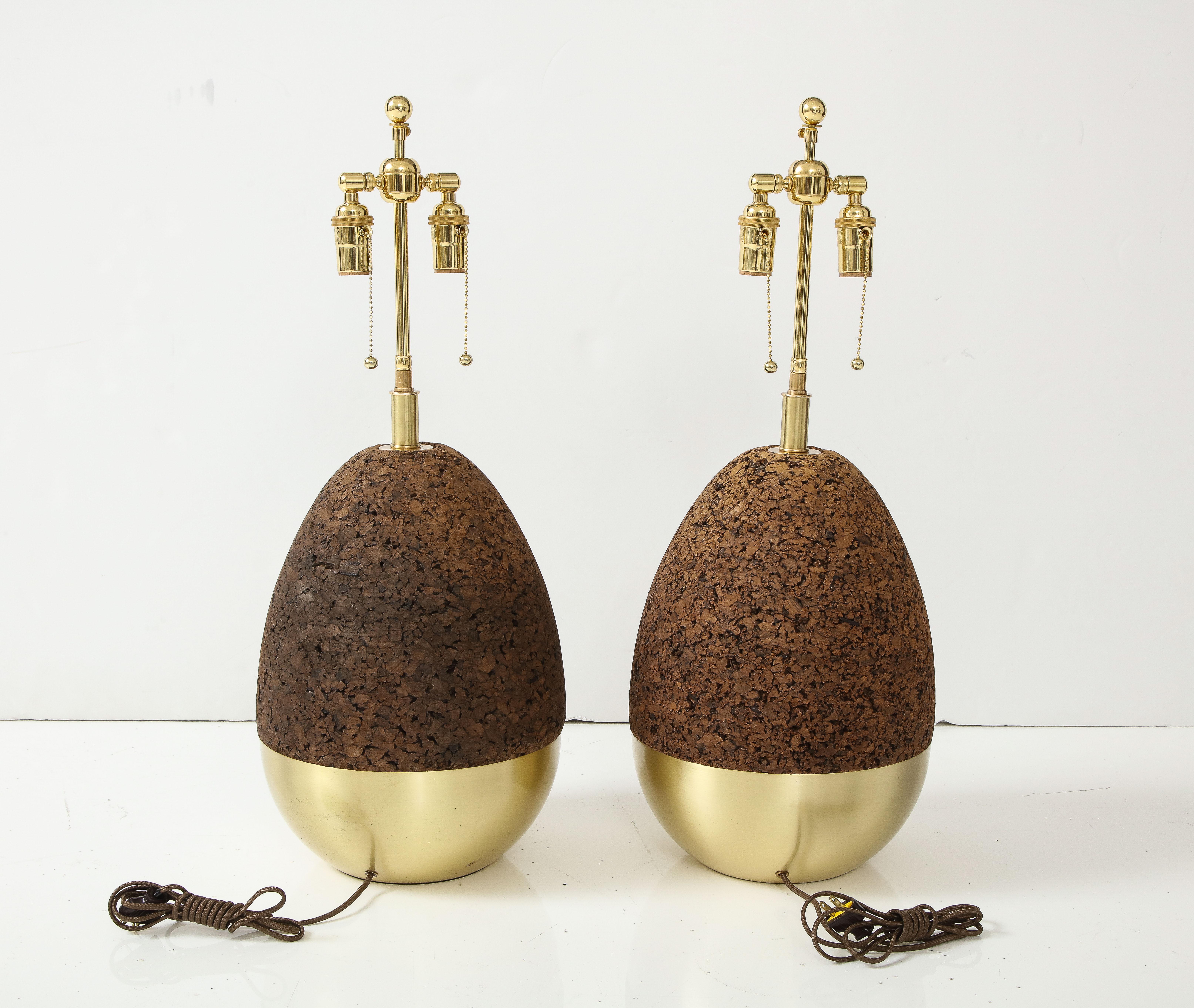 Pair of Mid-Century Modern Cork and Brass Table Lamps For Sale 4