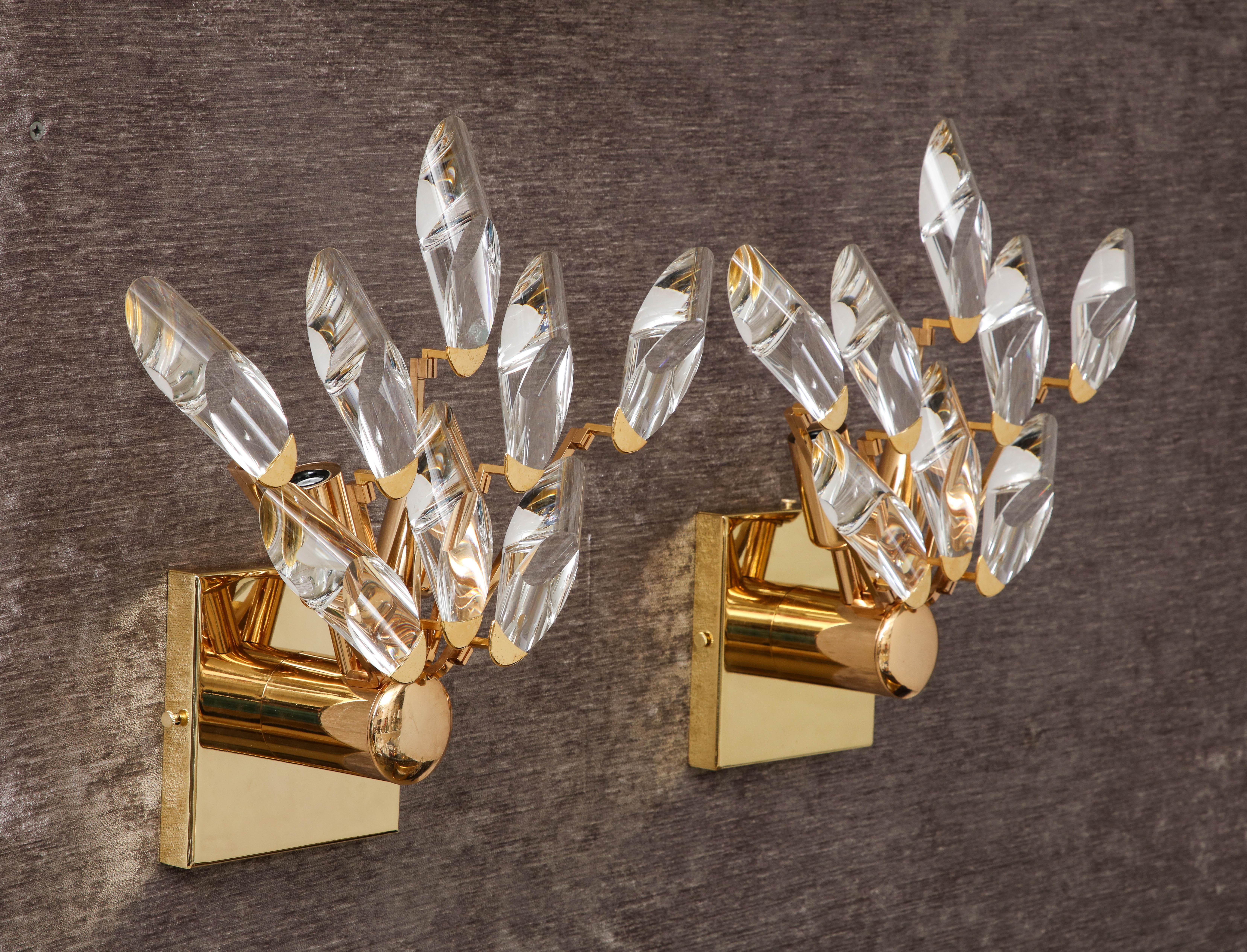 Brass Pair of Mid-Century Modern Crystal Sconces by Oscar Torlasco for Stilkronen. For Sale