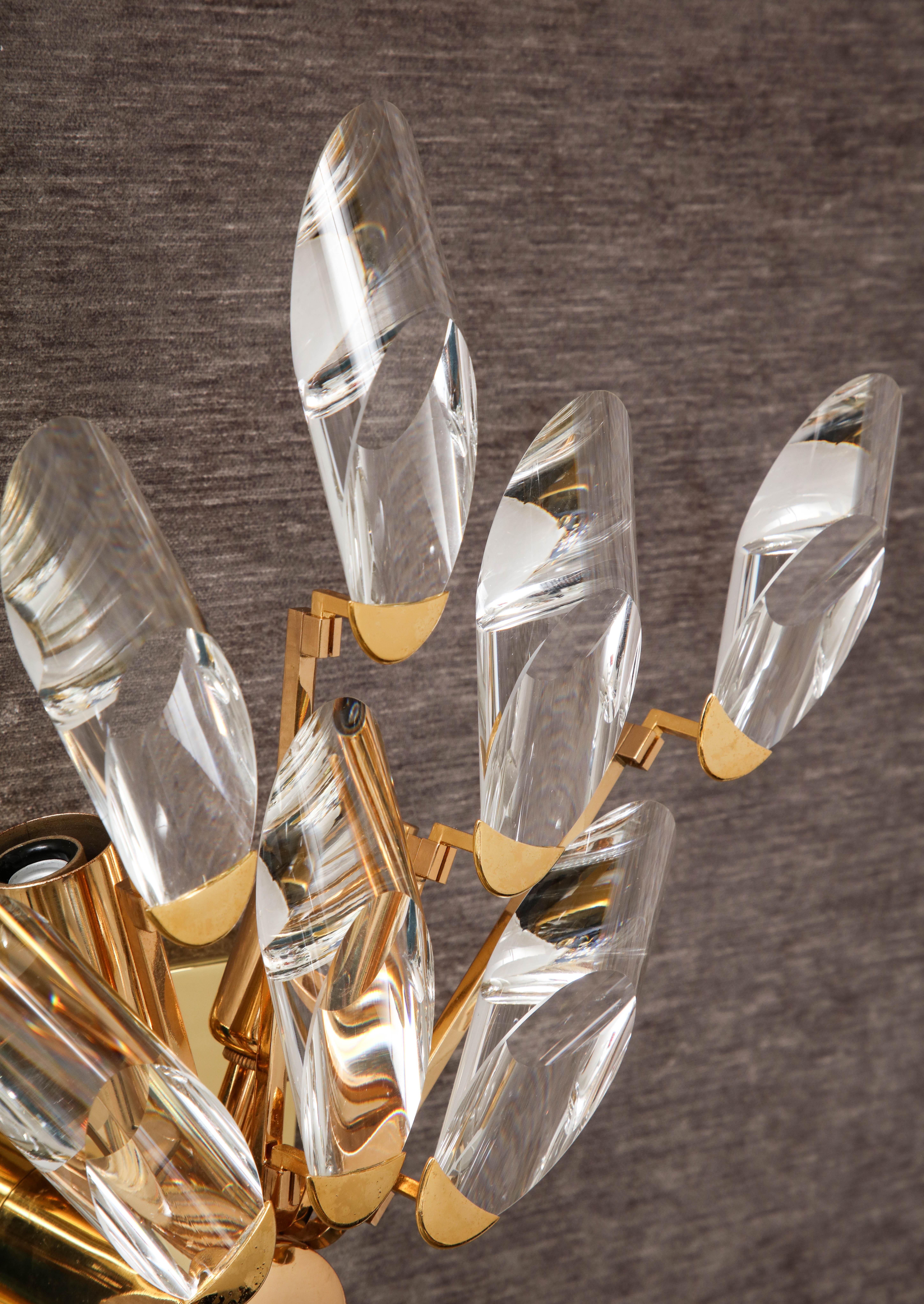 Paire d'appliques en cristal de style mi-siècle moderne par Oscar Torlasco pour Stilkronen en vente 2